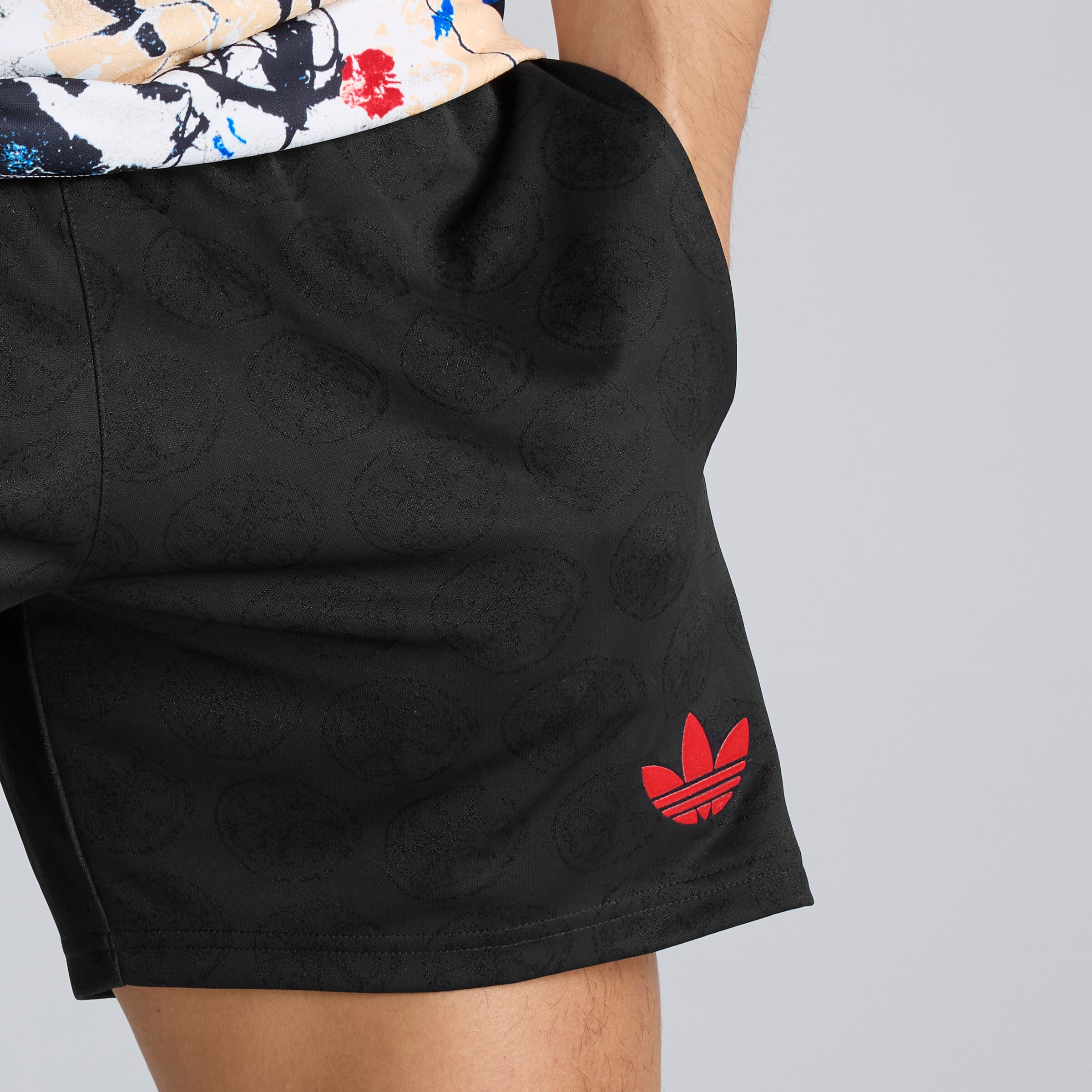 Manchester United x adidas Stone Roses Shorts Black Black Detail [4-7]