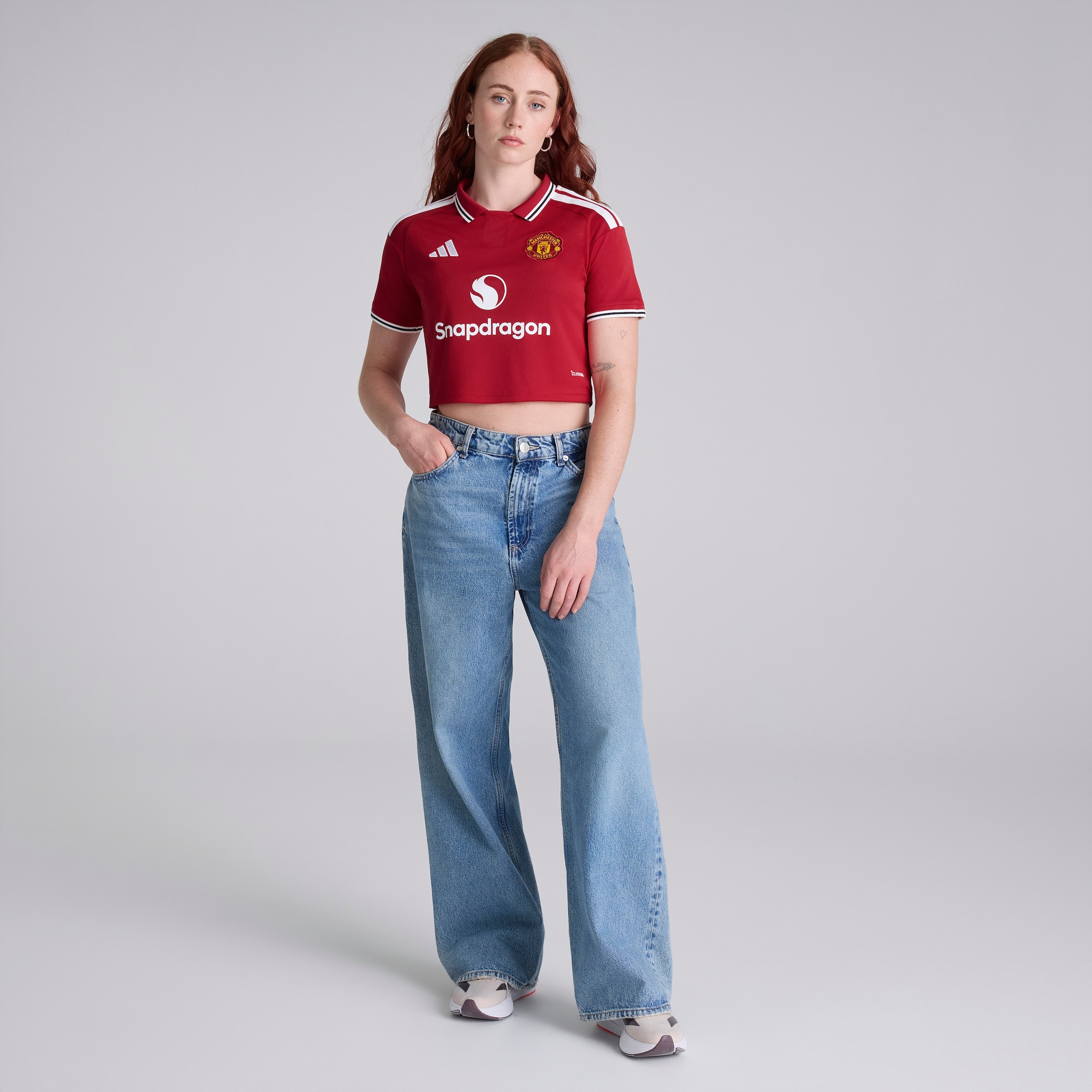 Manchester United Womens 26/27 Home Cropped Jersey 红色 细节 [3-5]