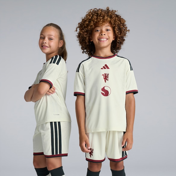Manchester United Kids 26/27 Third Jersey Beige