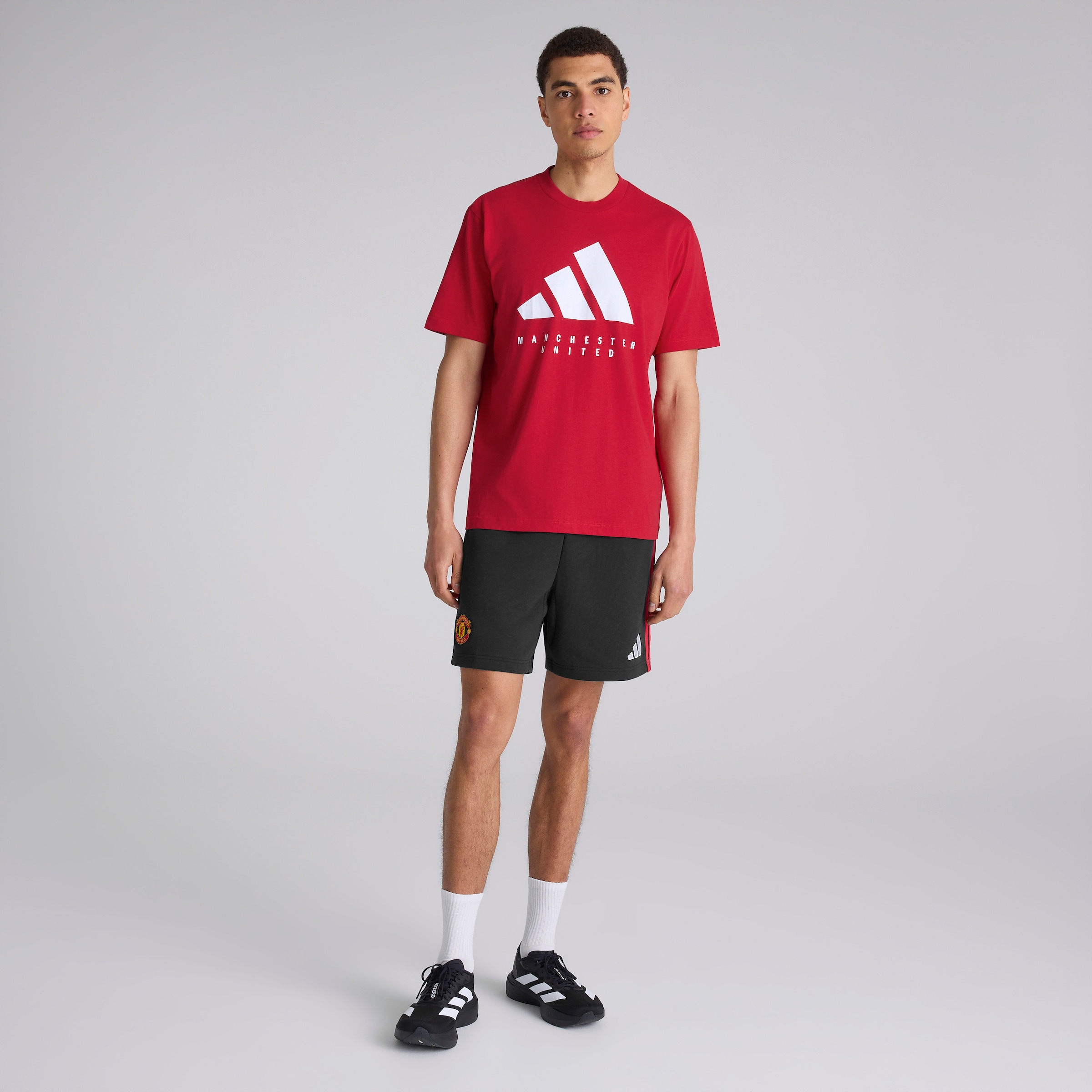 Manchester United x adidas DNA Graphic T-Shirt Red Rouge Détail [3-5]