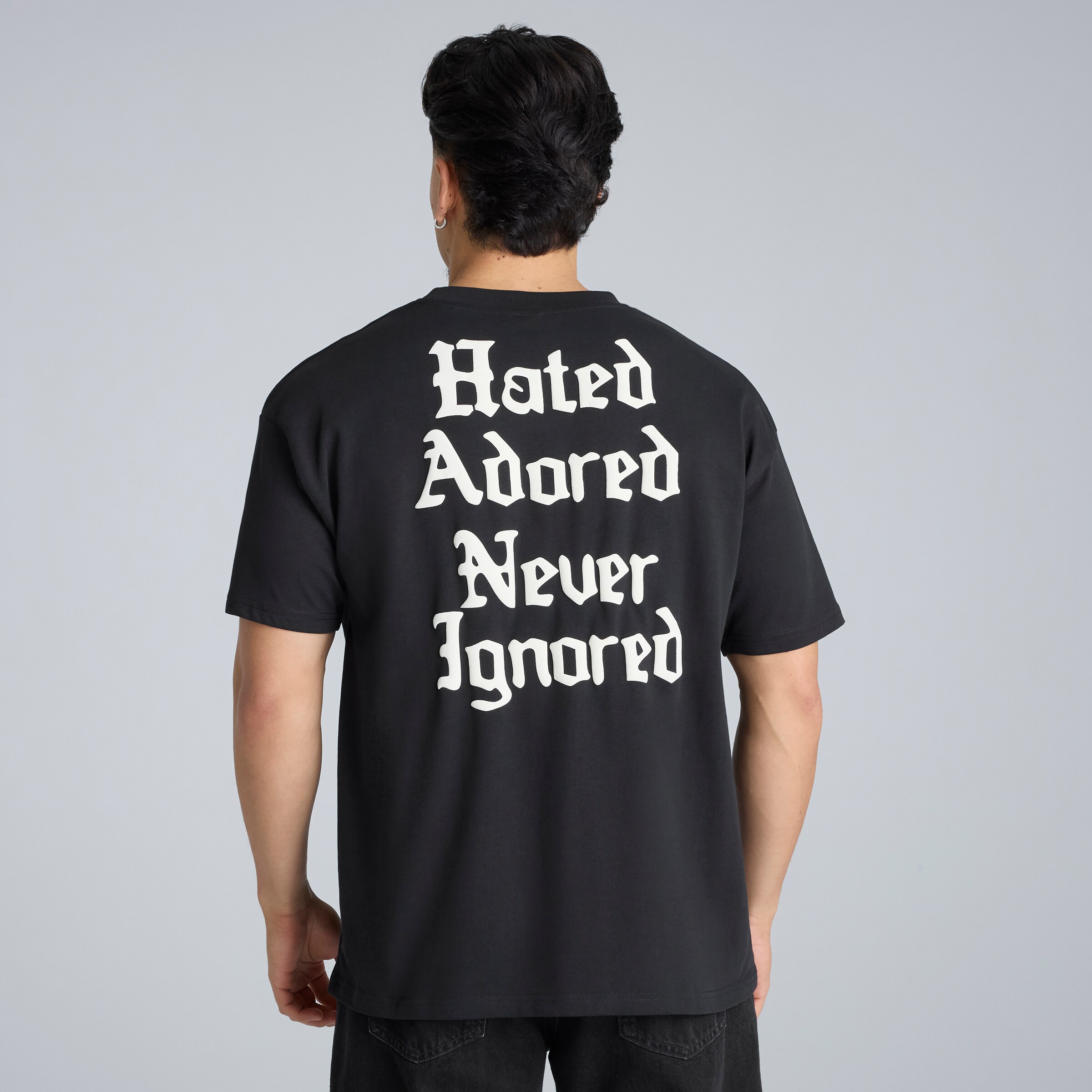 Manchester United Hated Adored Never Ignored T-Shirt Black Black Detail [2-5]