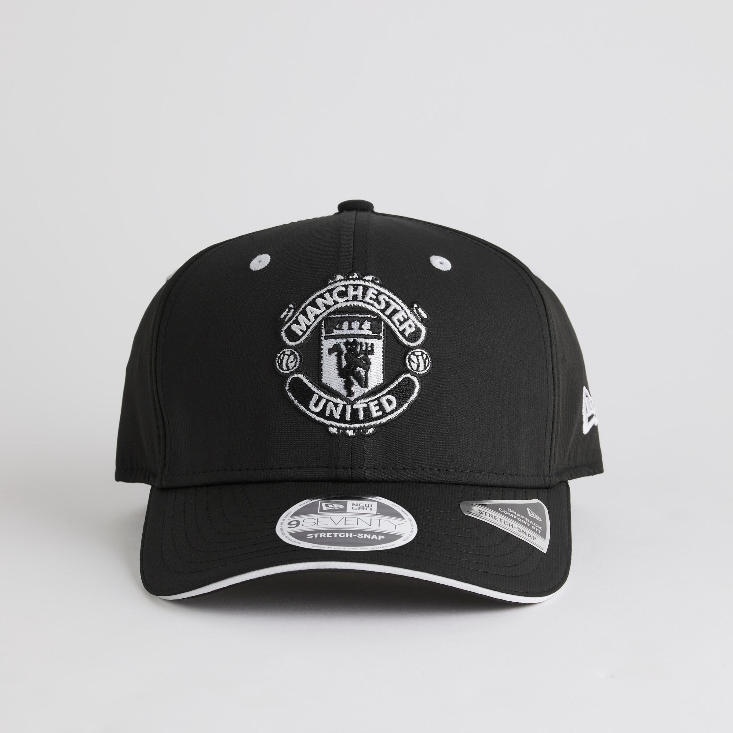 Manchester United x New Era Crest Recycled 9Seventy Cap Black Black Detail [2-5]