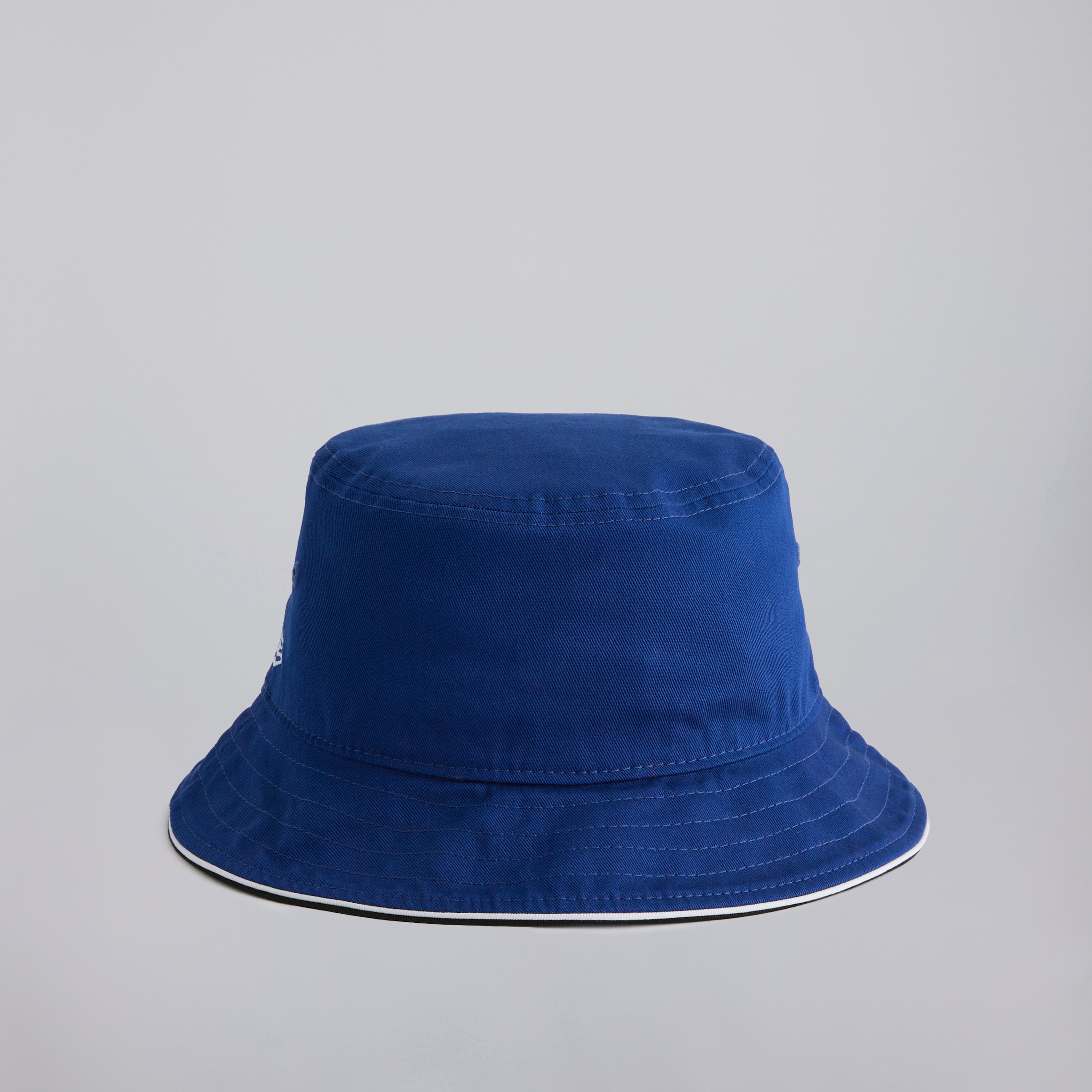 Manchester United x New Era Retro Bucket Hat Blue Azul Detalle [4-5]