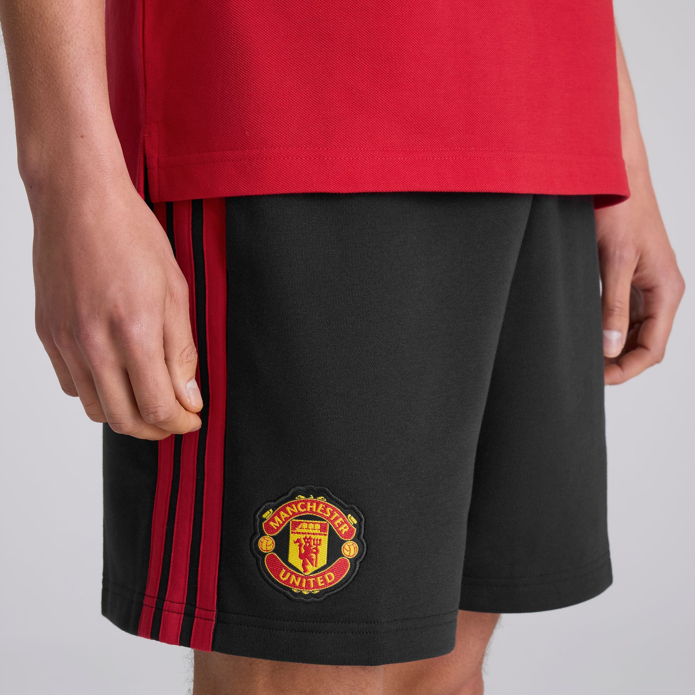 Manchester United x adidas DNA Shorts Black 黑色 细节 [4-5]