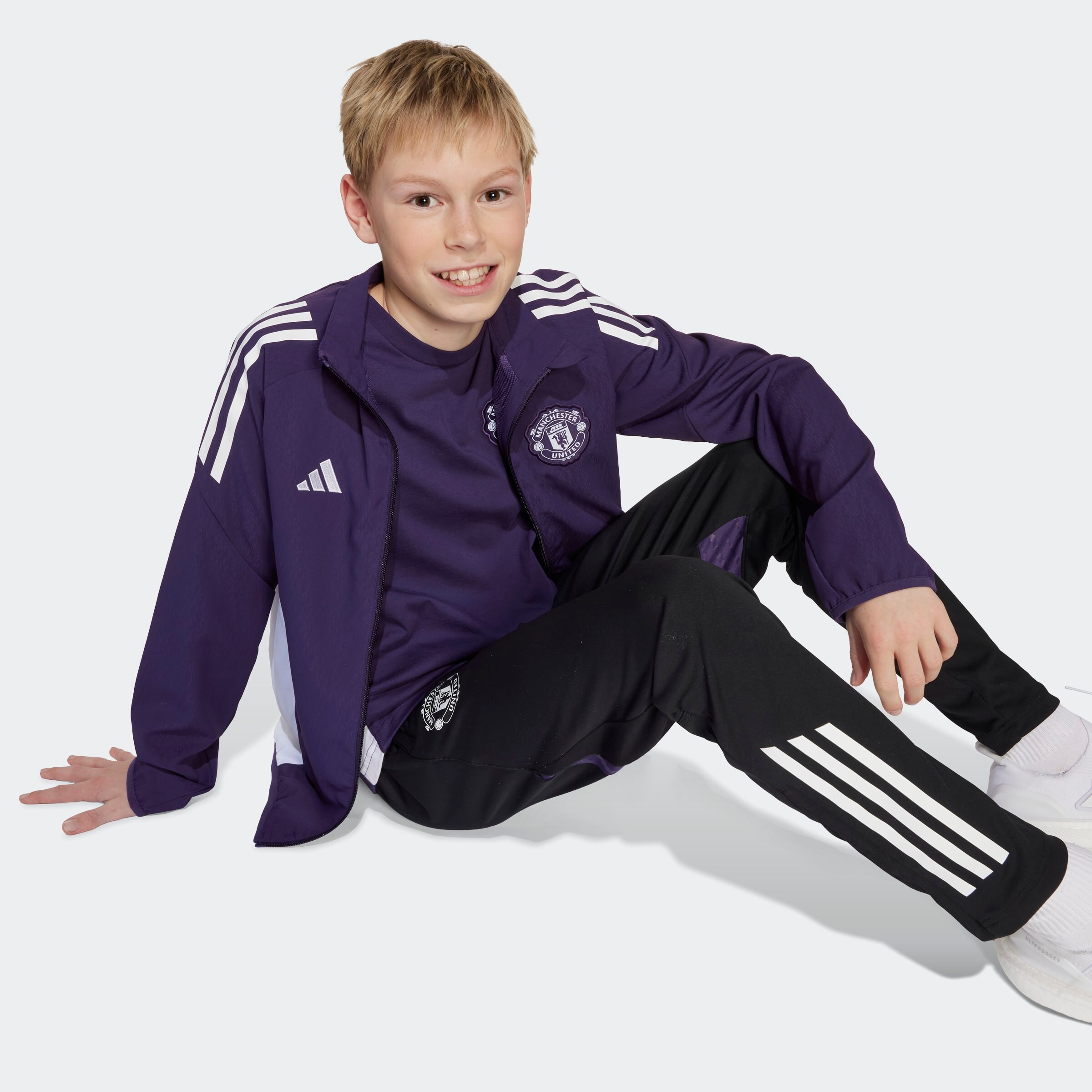 Manchester United Tiro 25 Competition Presentation Jacket Kids Violet Détail [6-8]
