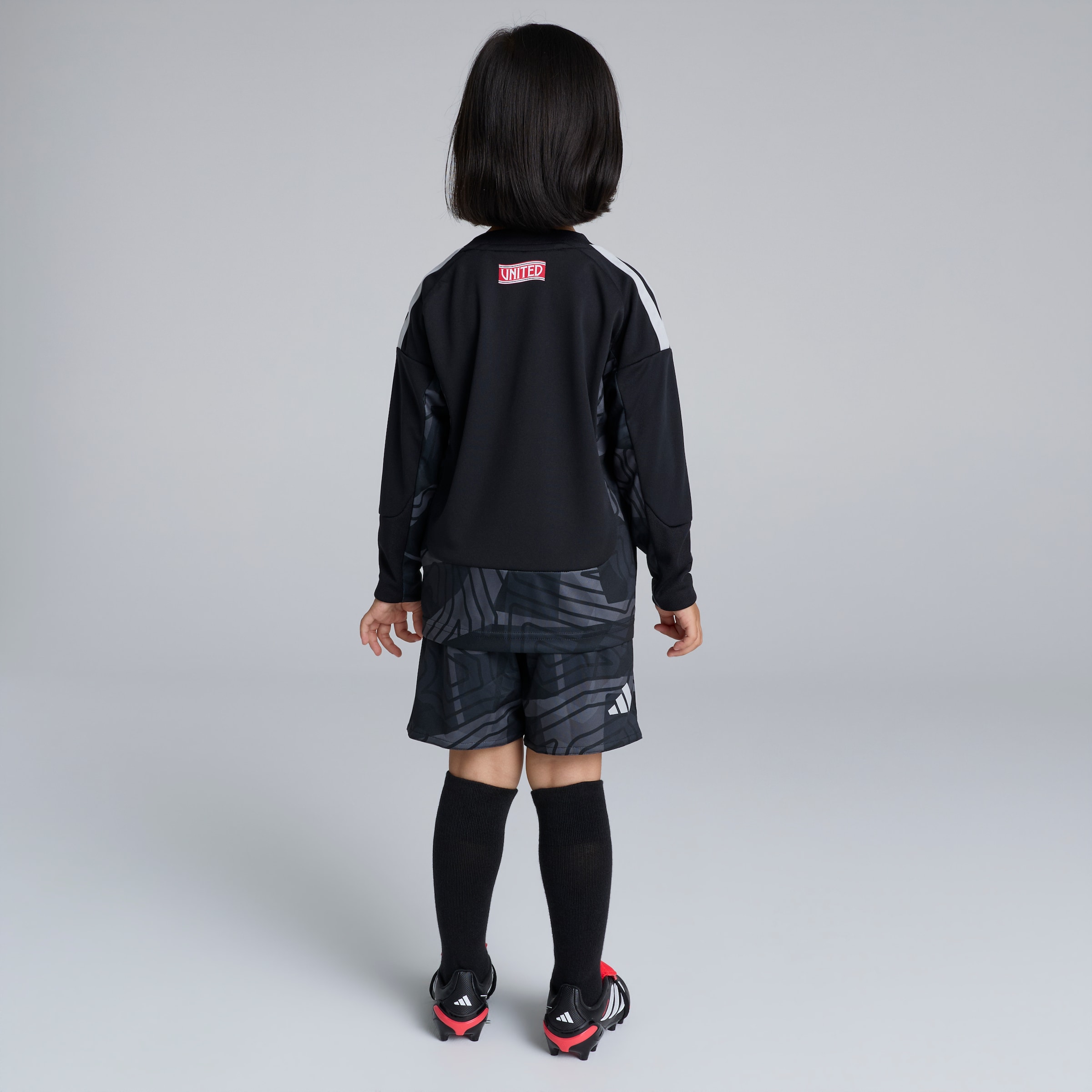 Manchester United Kids 26/27 Home Goalkeeper Mini Kit Black 검정색 세부 사항 [2-7]