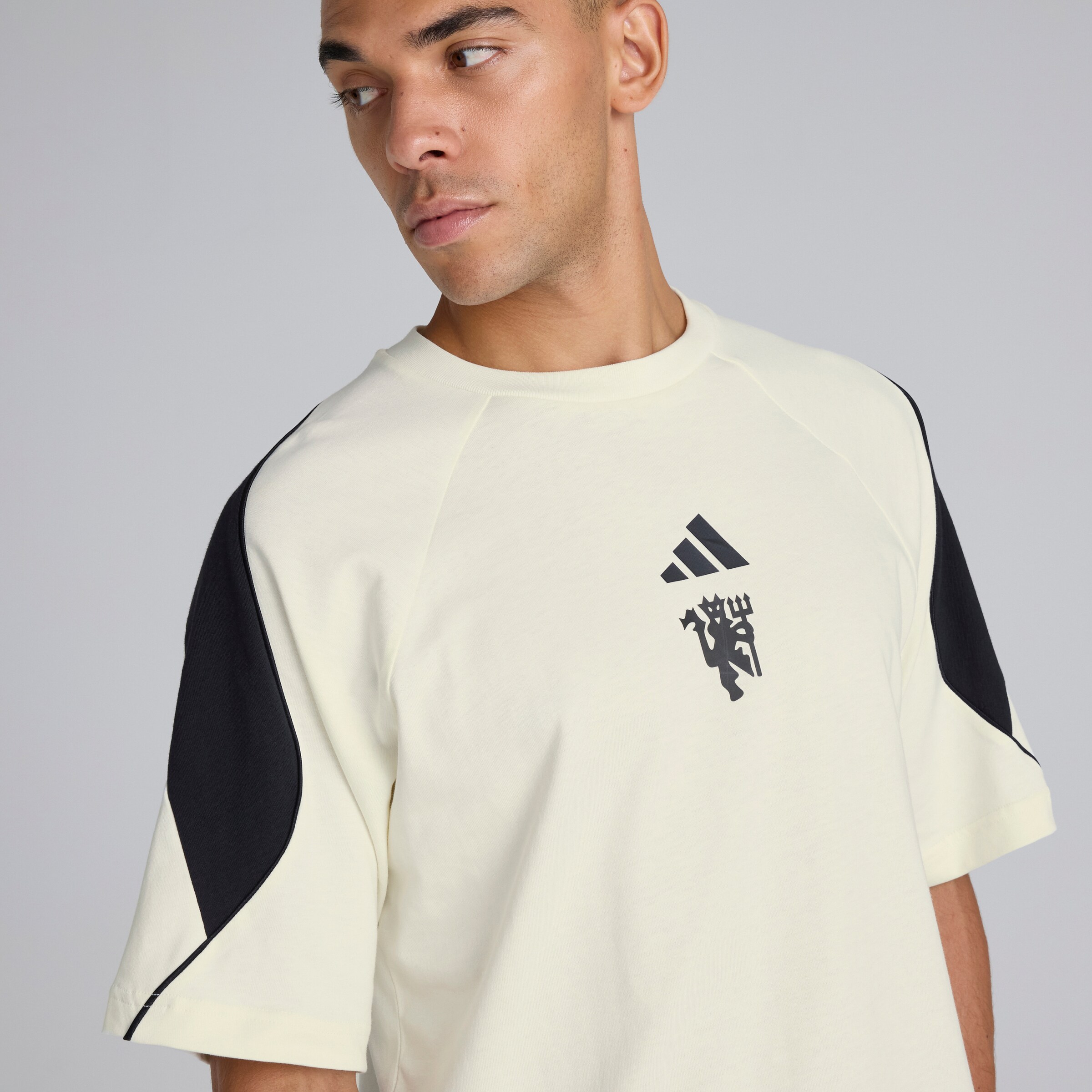 Manchester United x adidas Stadium T-Shirt Cream Beige Détail [5-5]