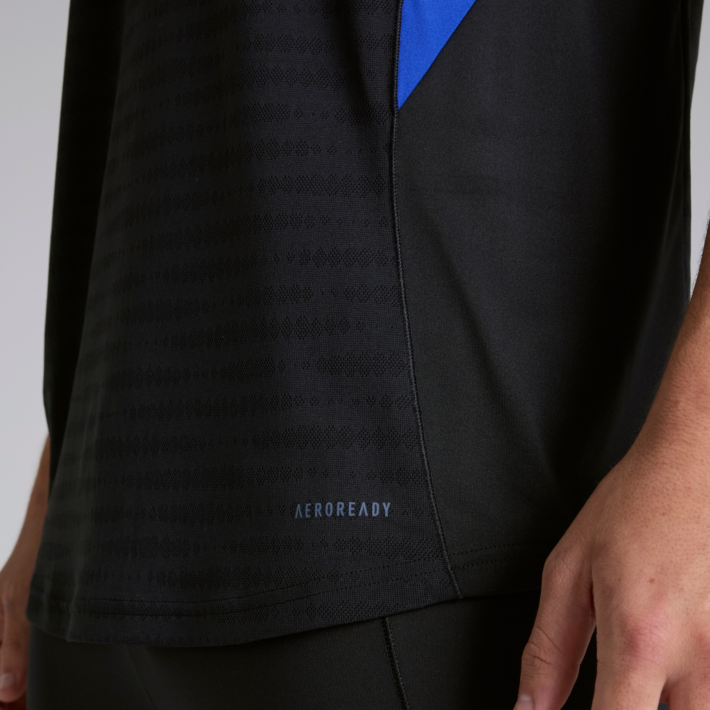 Manchester United Tiro 25 Pro Training Jersey Black Detail [6-6]