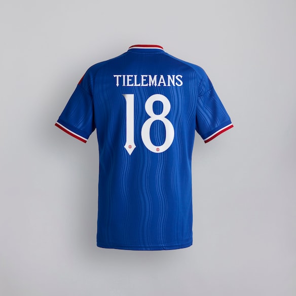Manchester United 26/27 Away Jersey with Tielemans 18 UCL Printing & Badge 파란색