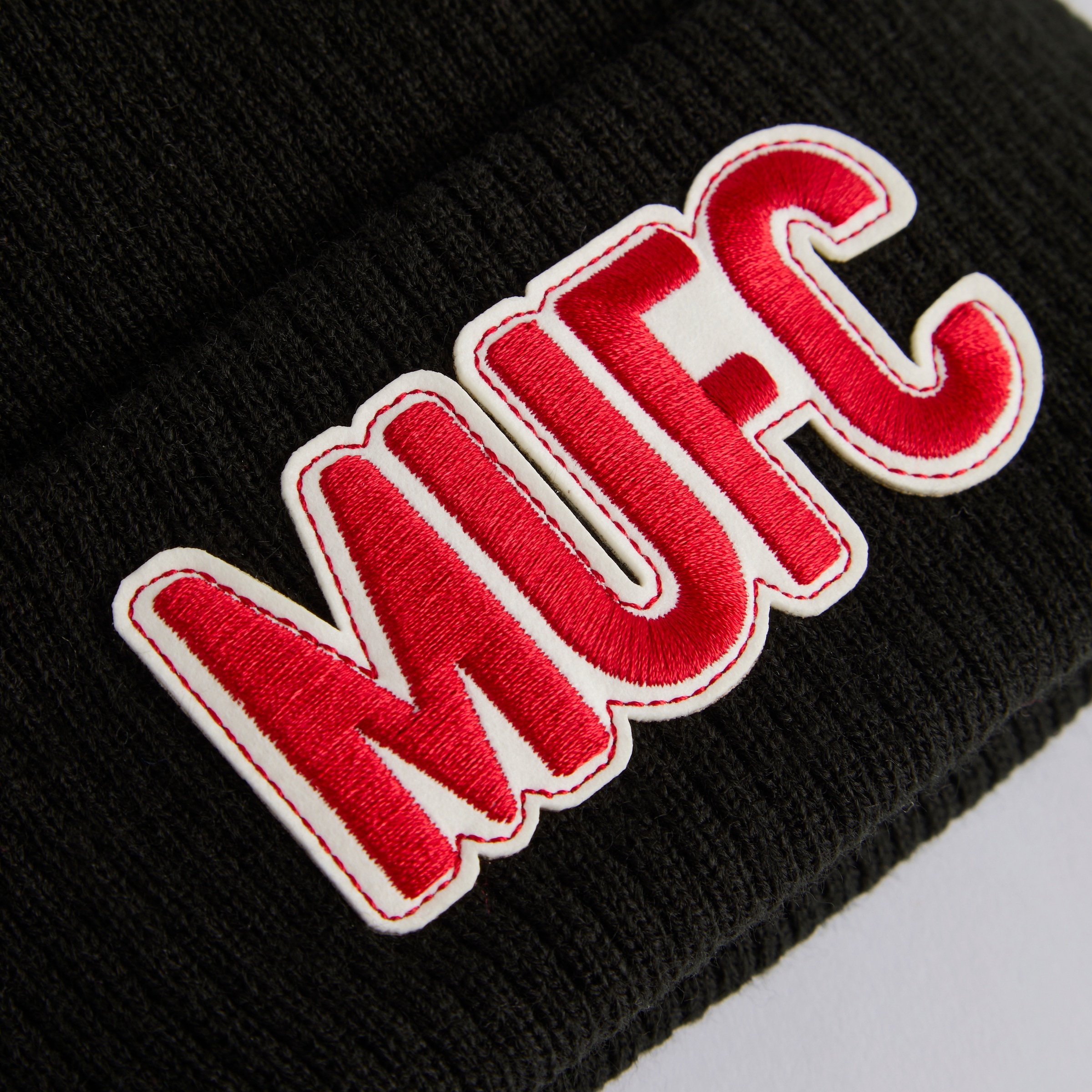 Manchester United x New Era MUFC Applique Beanie Black Black Detail [3-4]