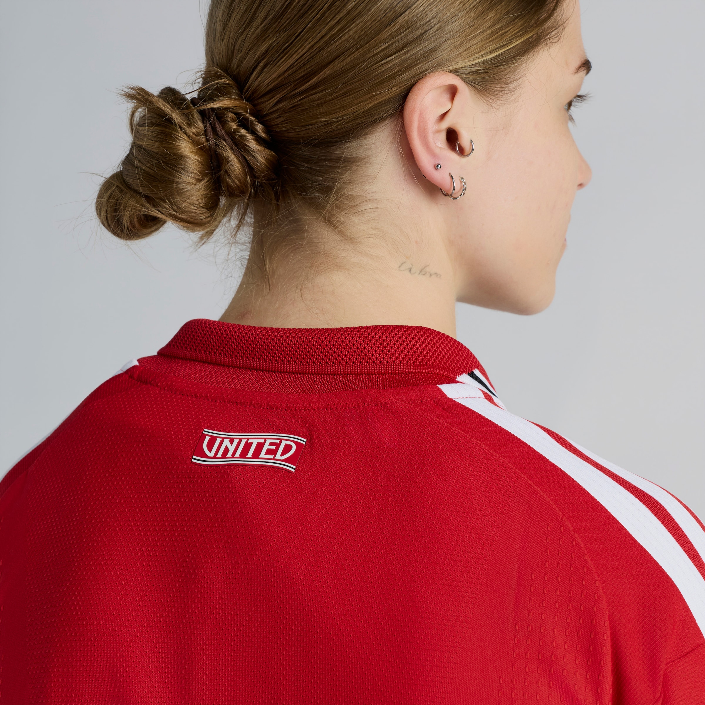 Manchester United Womens 26/27 Home Authentic Jersey 红色 细节 [6-6]