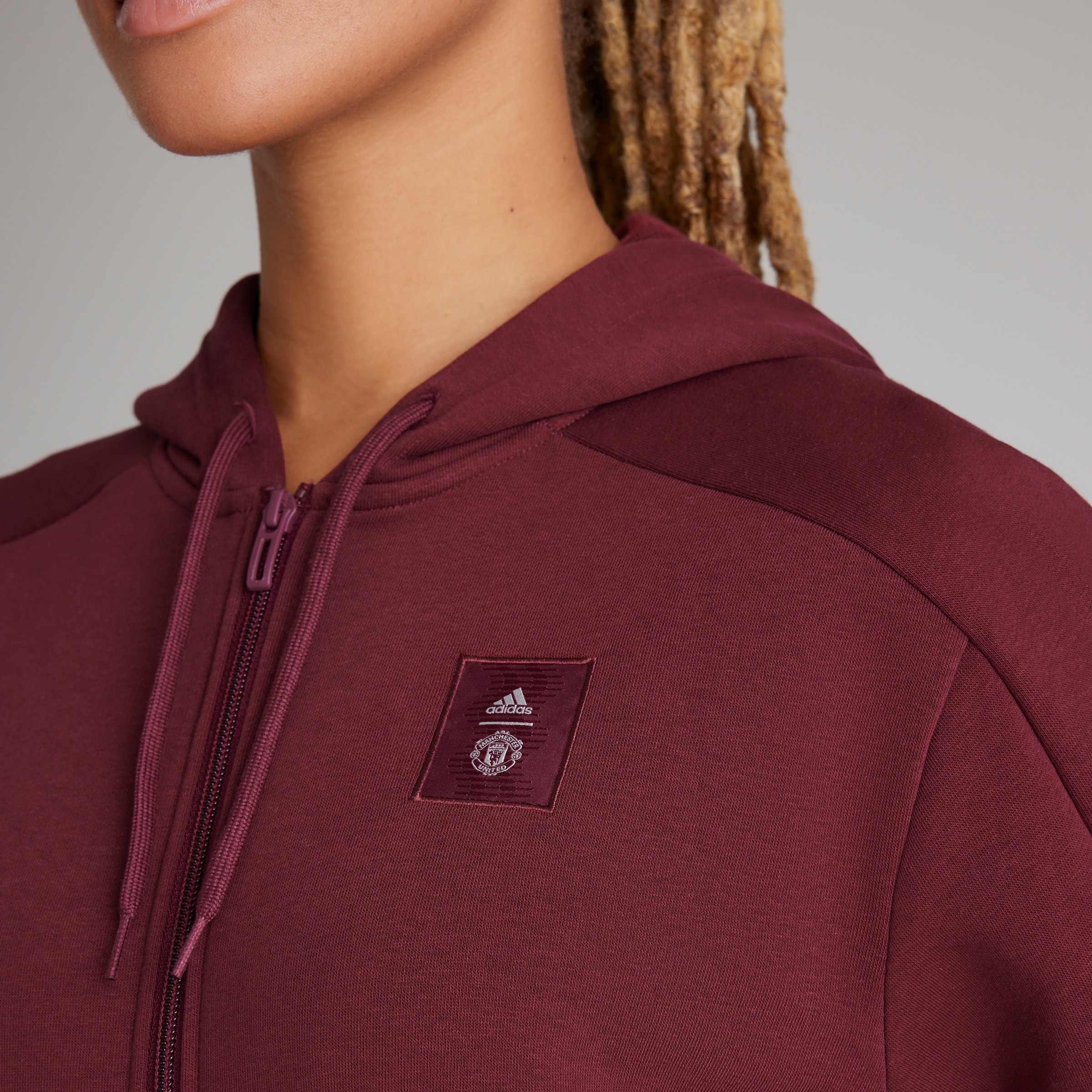 Manchester United x adidas SZNL Full Zip Hoodie Red Red Detail [4-8]