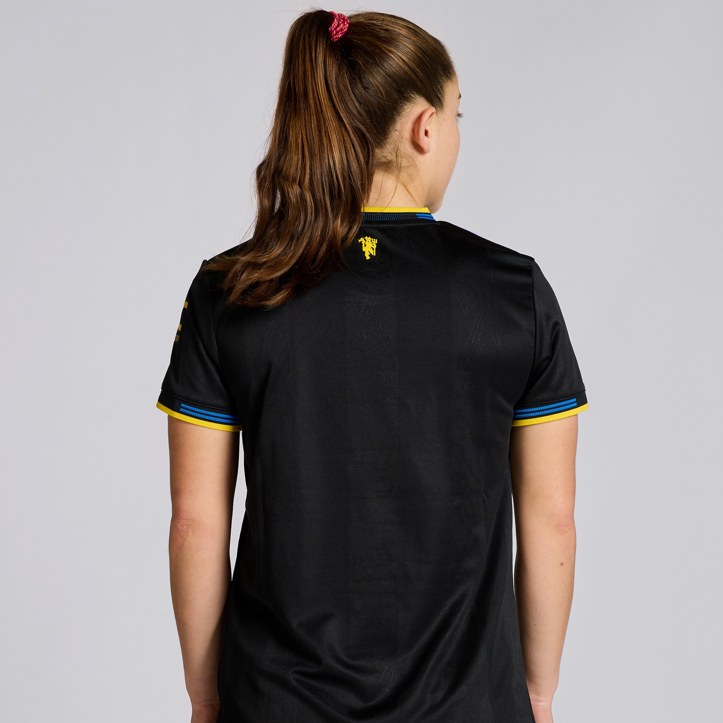 Manchester United 25/26 Womens Third Authentic Jersey Black Detail [2-5]