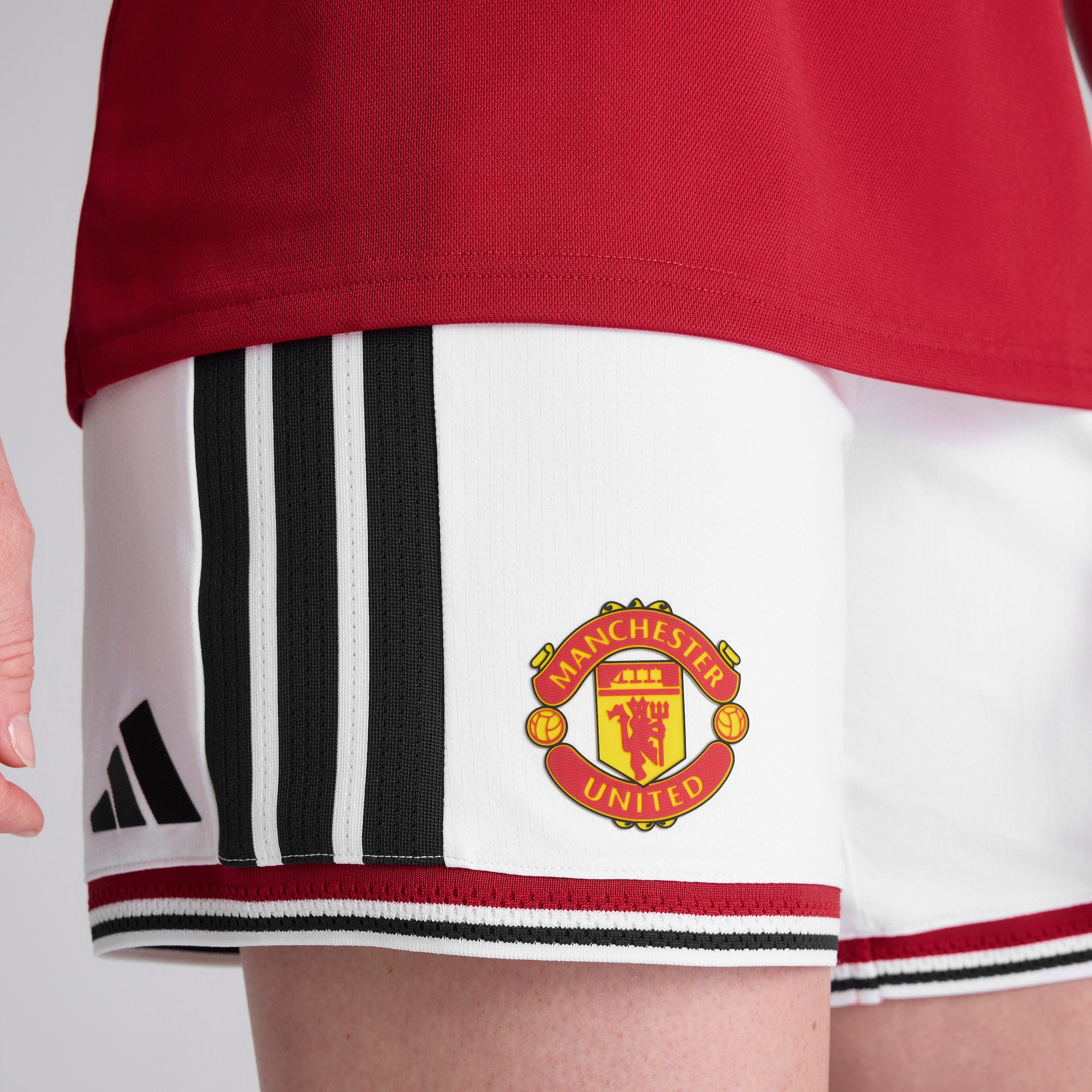 Manchester United Womens 26/27 Home Authentic Shorts White 白色 细节 [4-5]