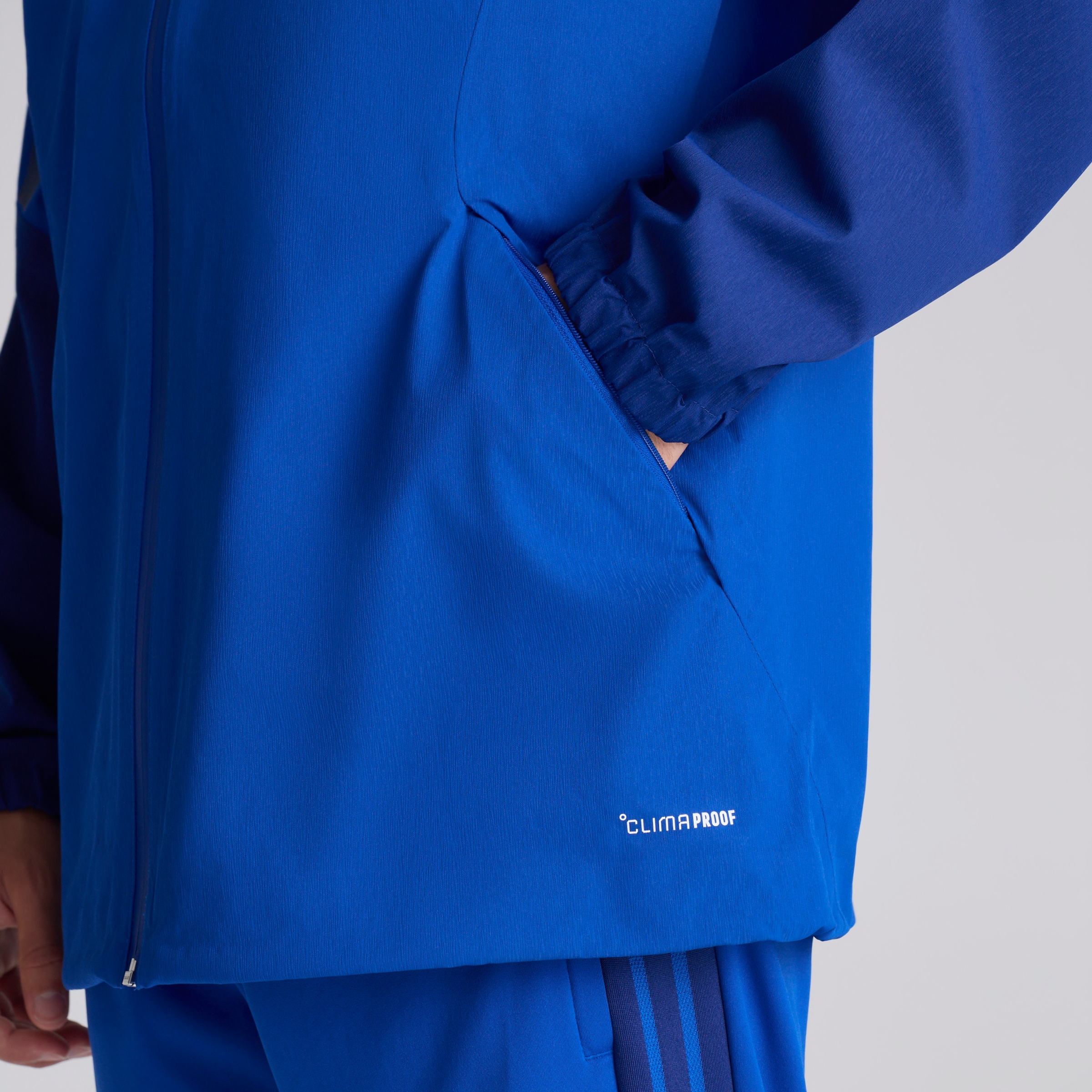 Manchester United 26/27 Cup Training Tiro Authentic Rain Jacket Blue (Sponsored) Blau Detail [4-5]