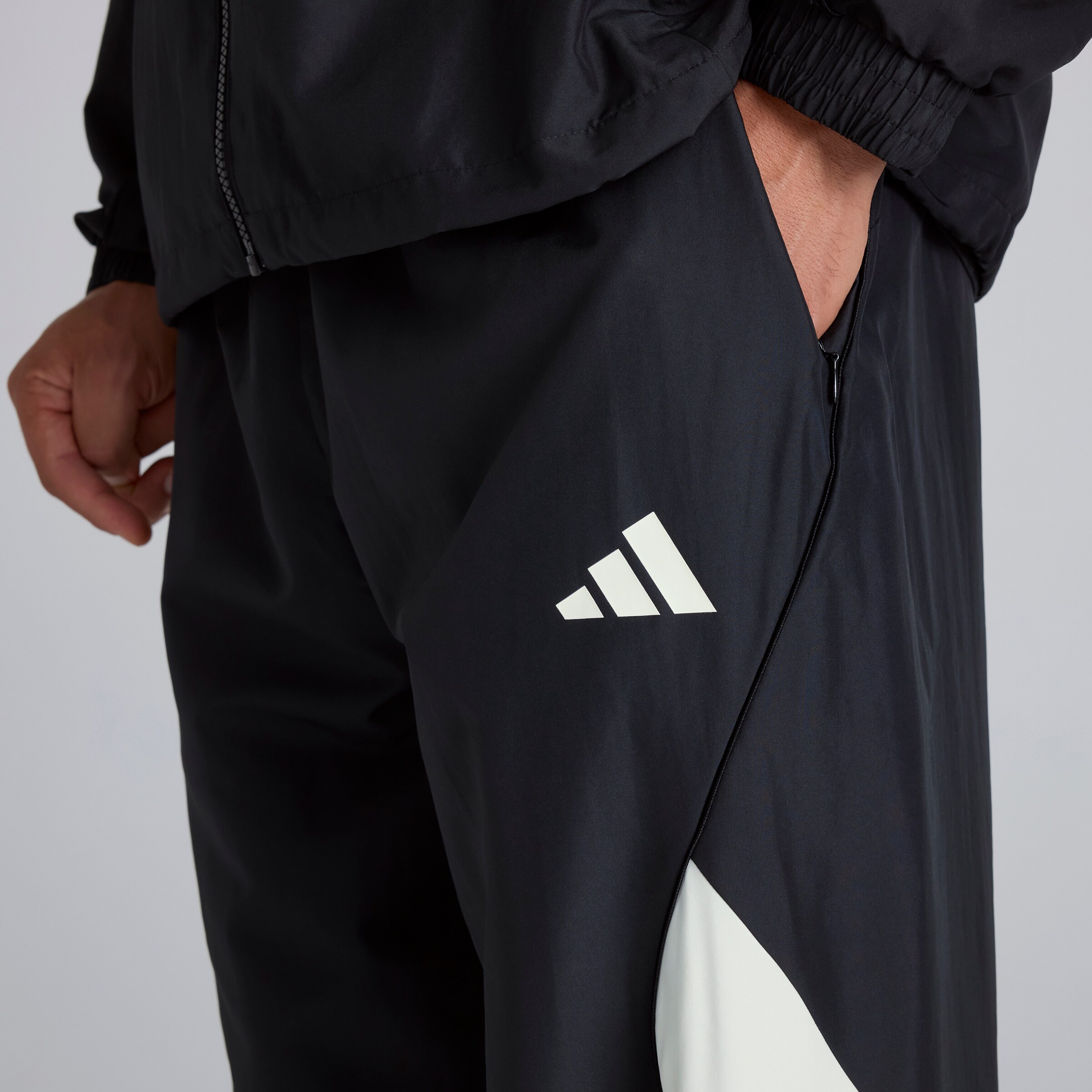 Manchester United x adidas Stadium Track Pants Black Noir Détail [5-6]