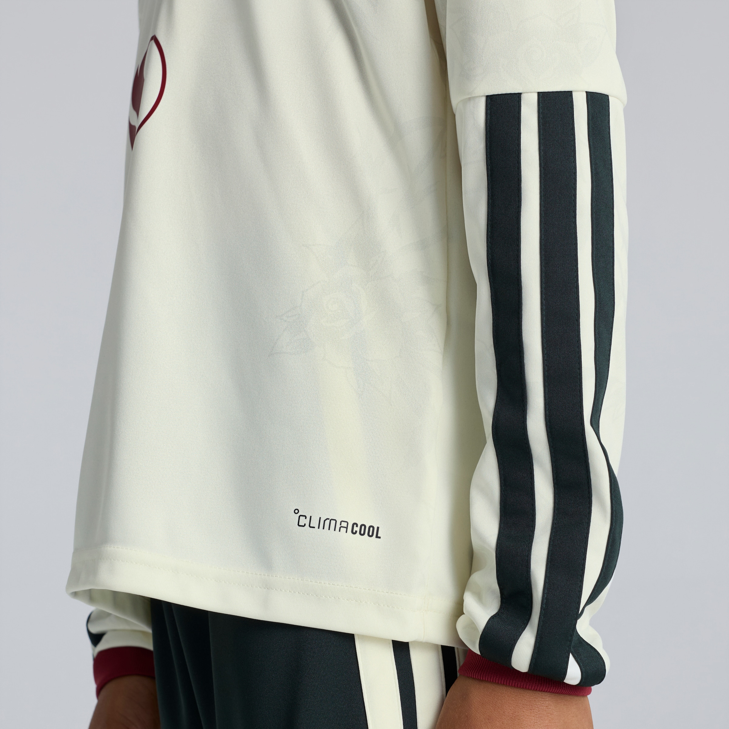 Manchester United Kids 26/27 Third Long Sleeve Jersey Beige Detail [5-6]