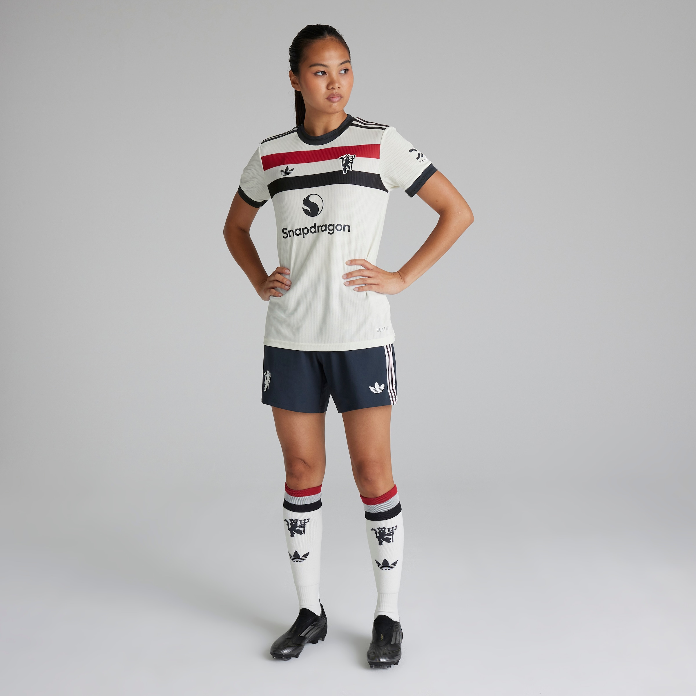 Manchester United 24/25 Third Authentic Jersey Womens White Detail [3-4]