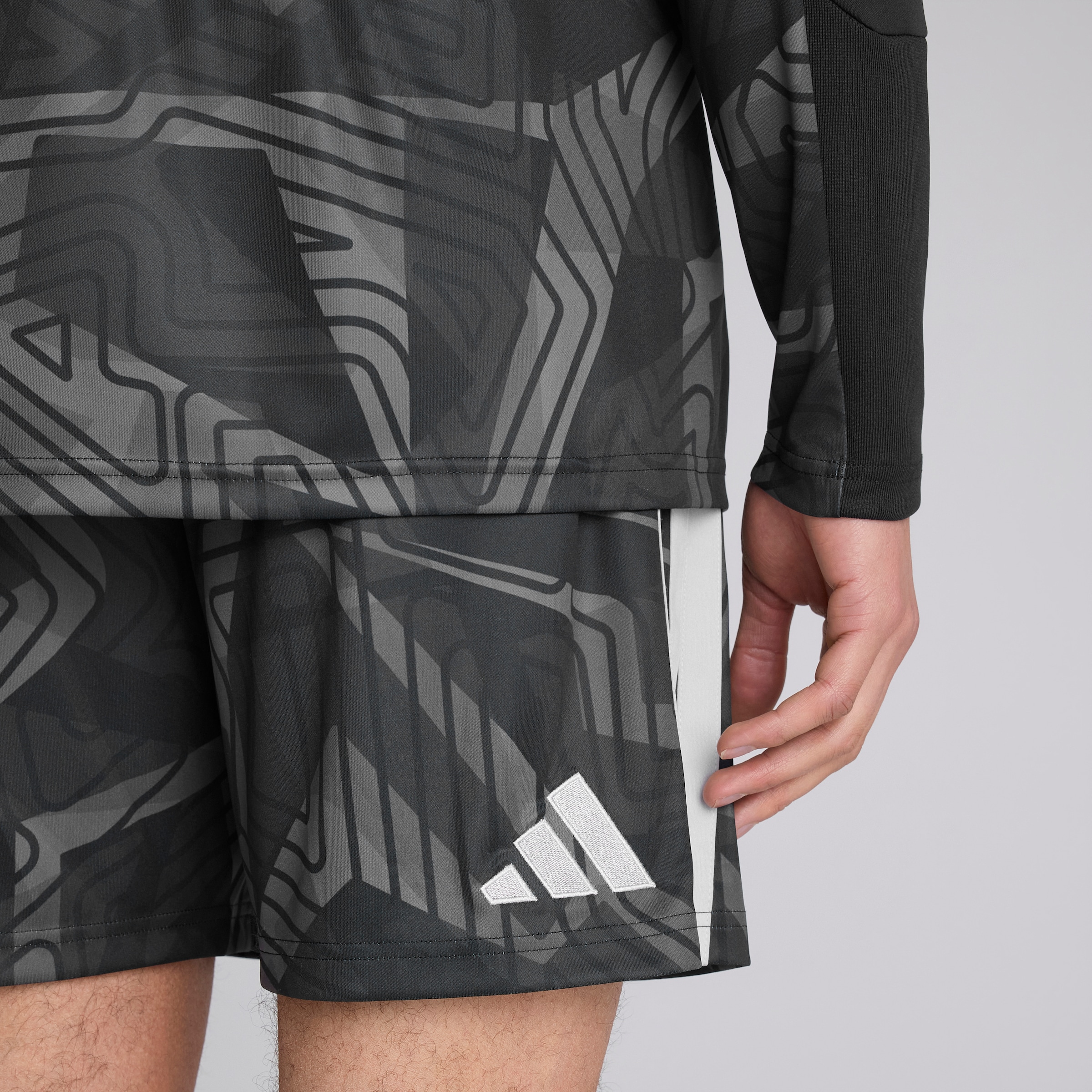 Manchester United 26/27 Home Goalkeeper Shorts Black 黑色 细节 [5-5]