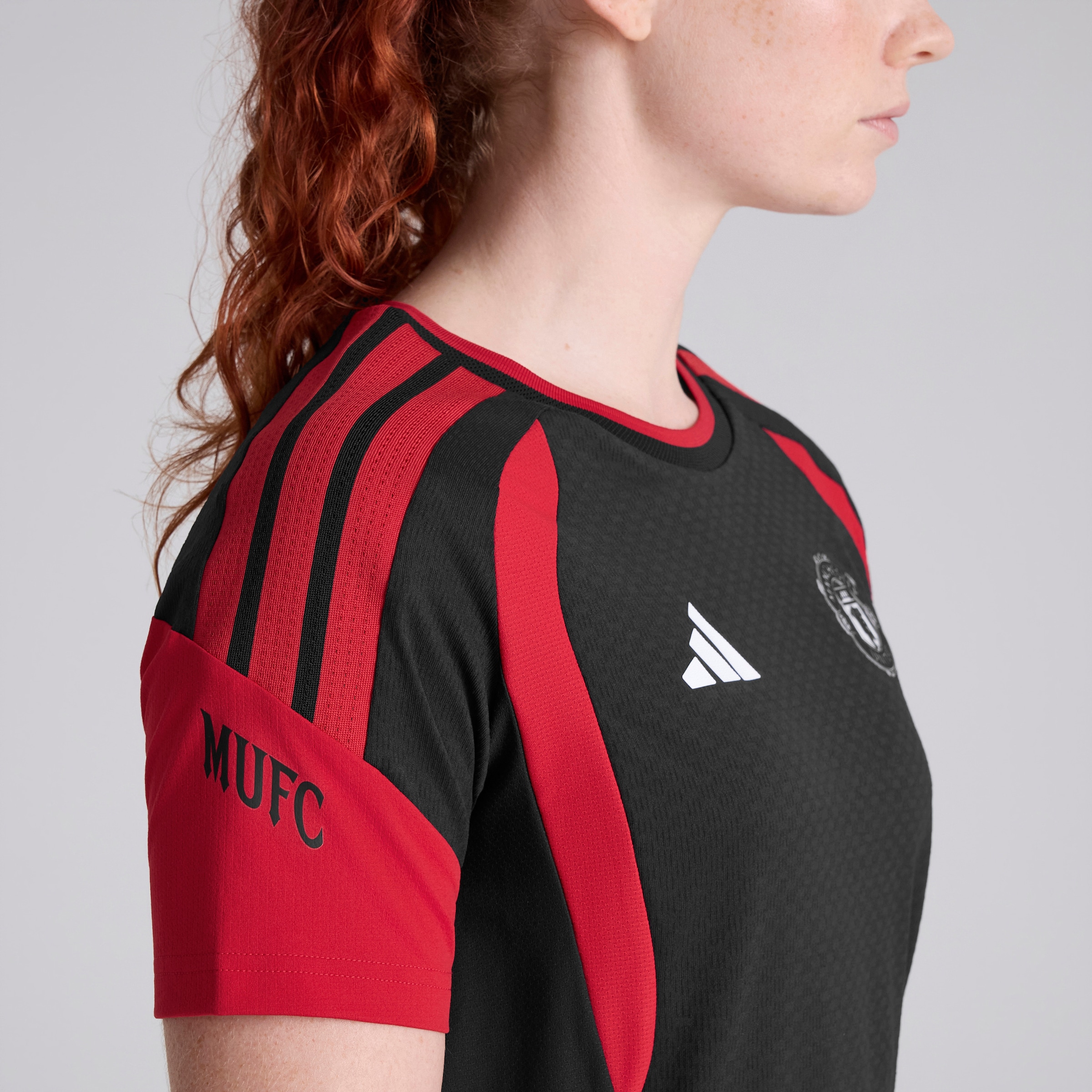Manchester United Womens 26/27 Training Tiro Authentic Jersey Black Black Detail [5-5]