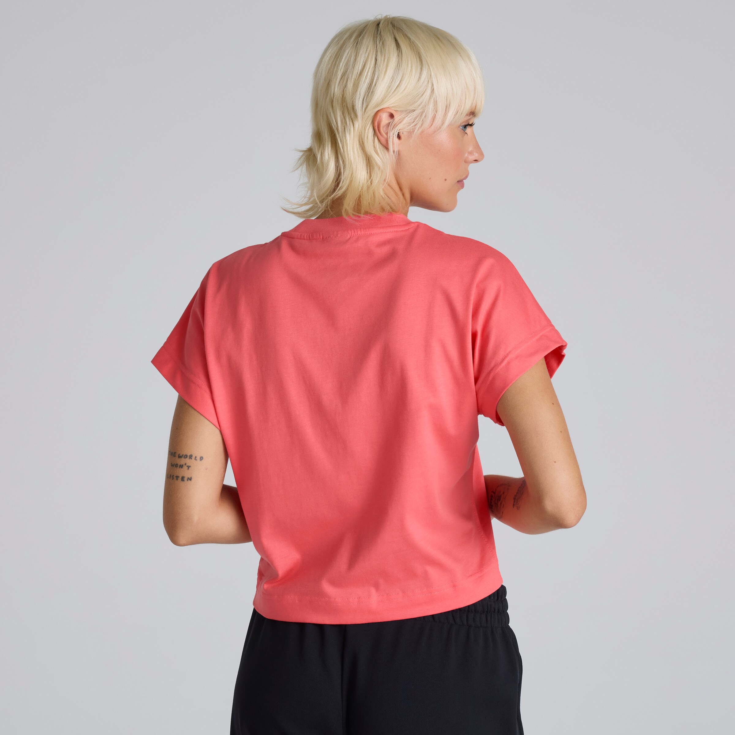 Manchester United x adidas Womens ALL SZN T-Shirt Pink Rose Détail [2-5]
