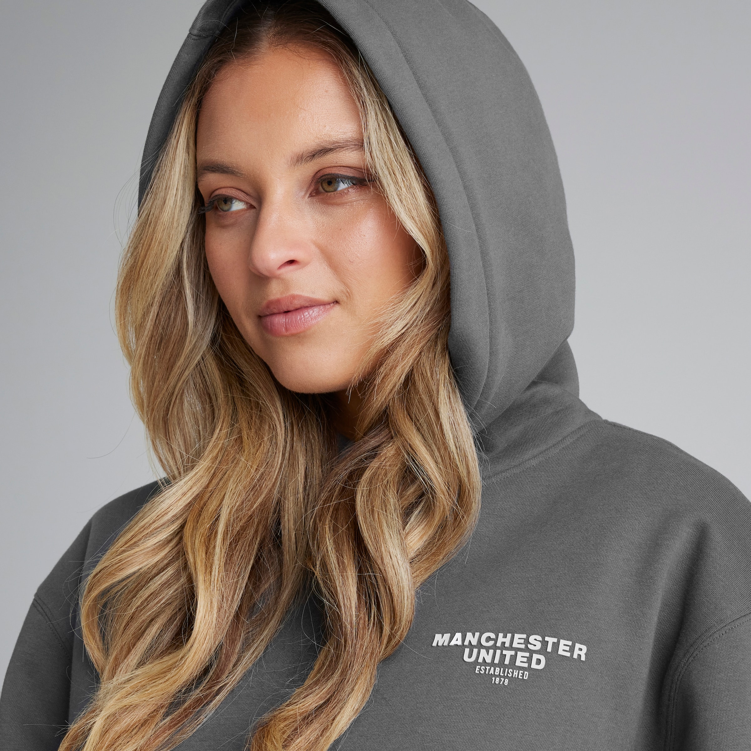 Manchester United Womens Back Print Overhead Hoodie Slate Grey Detail [5-7]