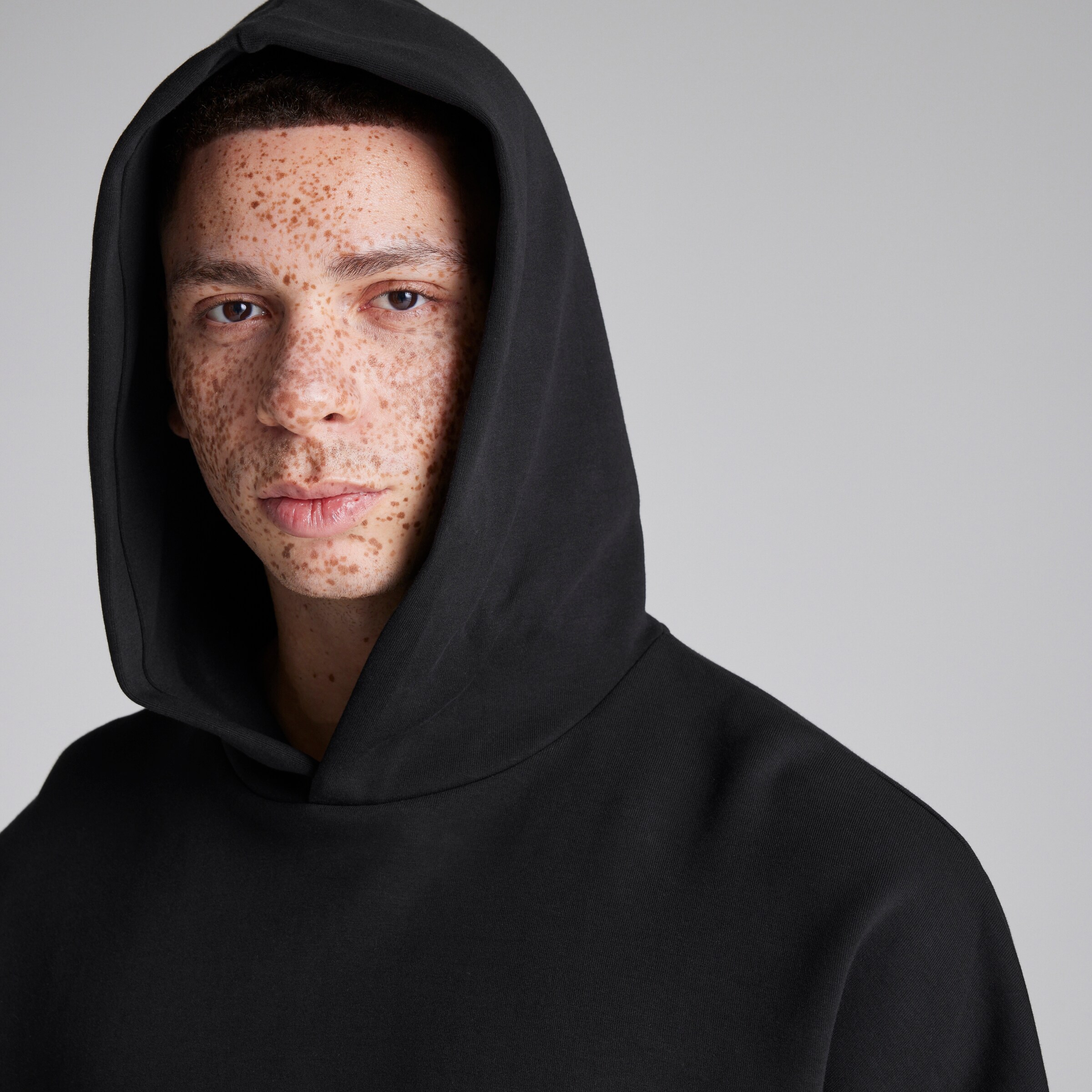 Manchester United x adidas Future Icons Hoodie Black Noir Détail [4-5]