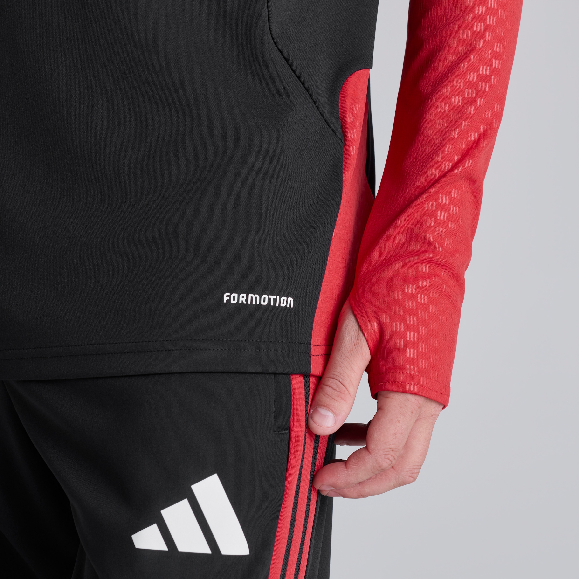 Manchester United 26/27 Training Tiro Top Black Black Detail [4-6]