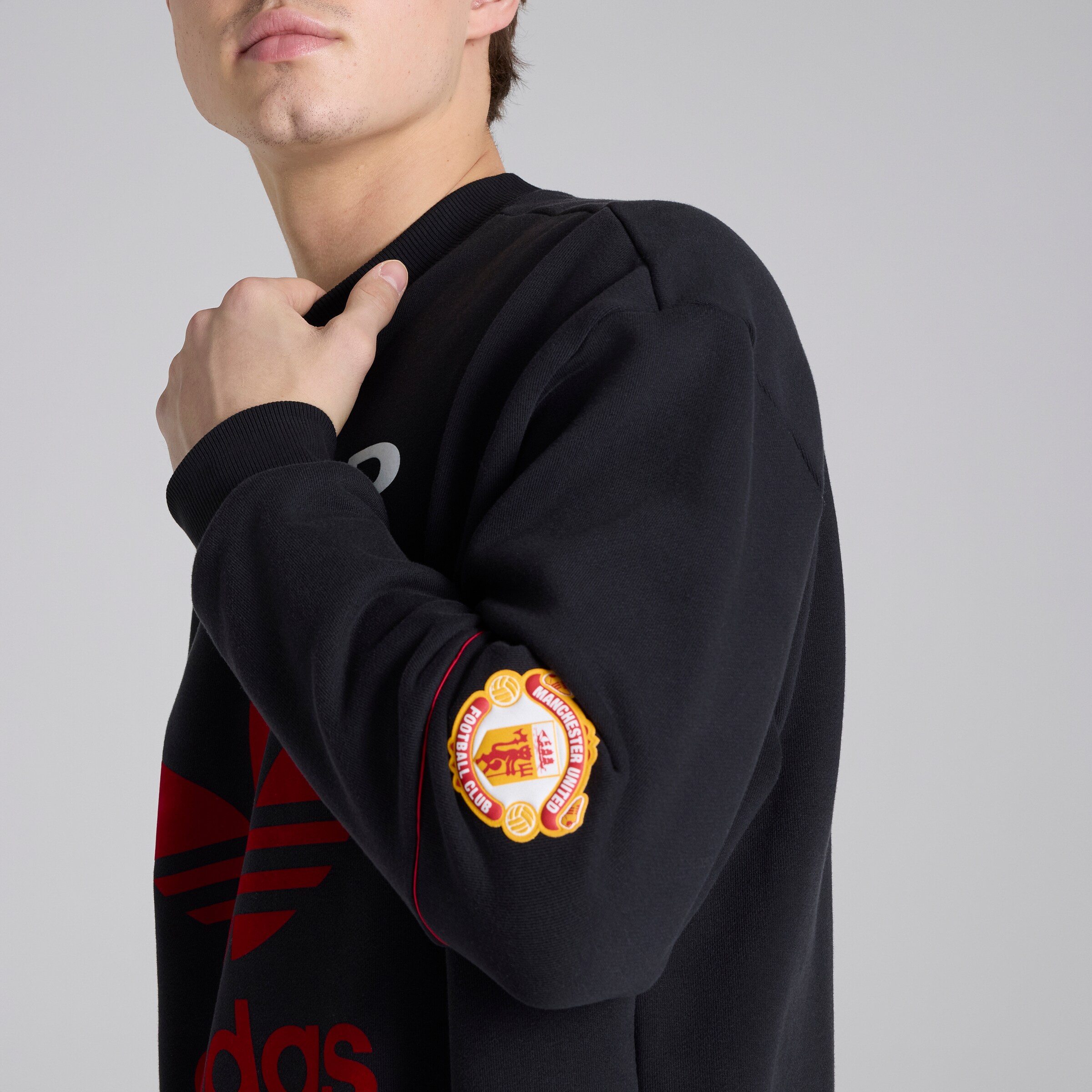 Manchester United x adidas Bringback 90/92 Sweatshirt Black Noir Détail [7-8]