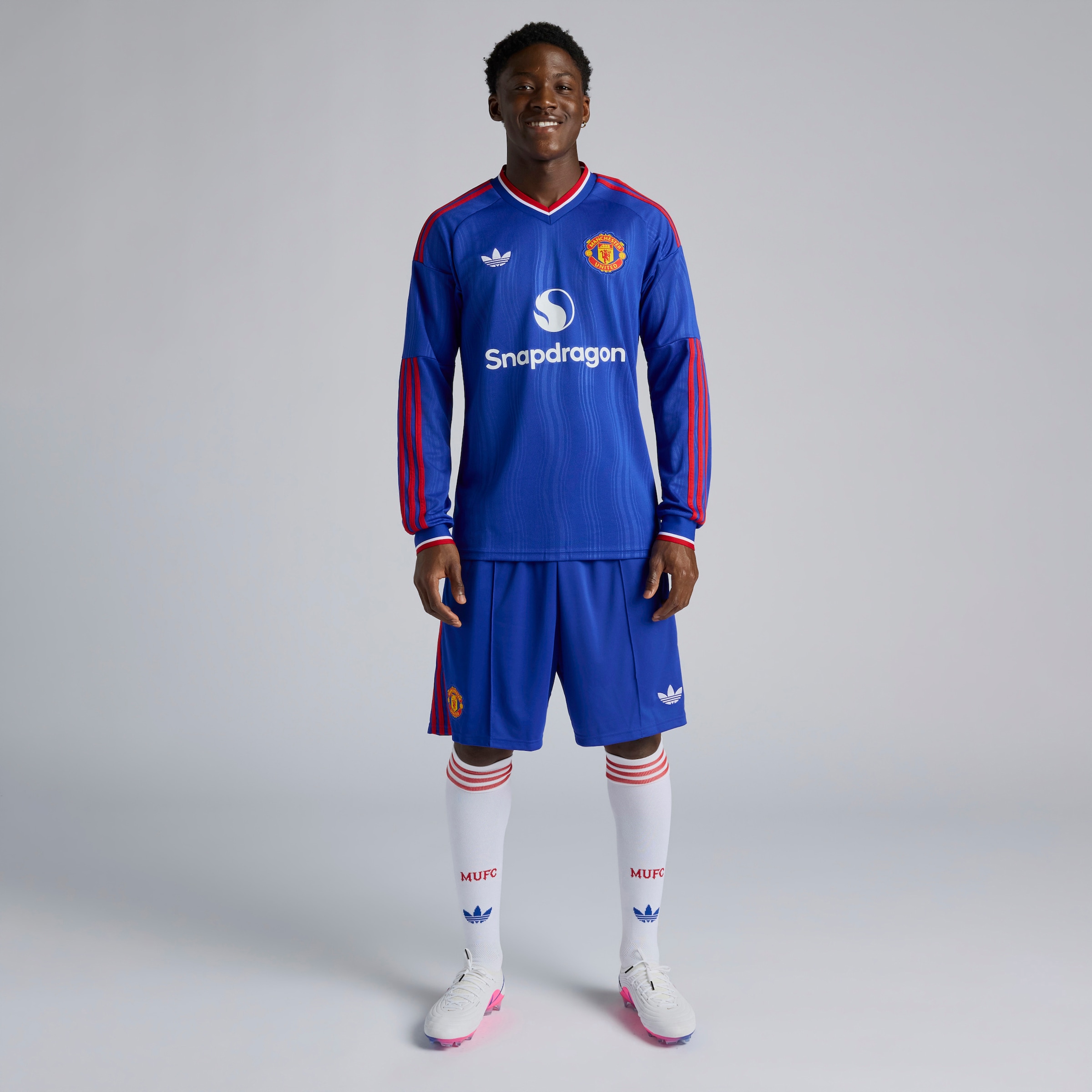 Manchester United 26/27 Away Long Sleeve Jersey Bleu Détail [3-5]