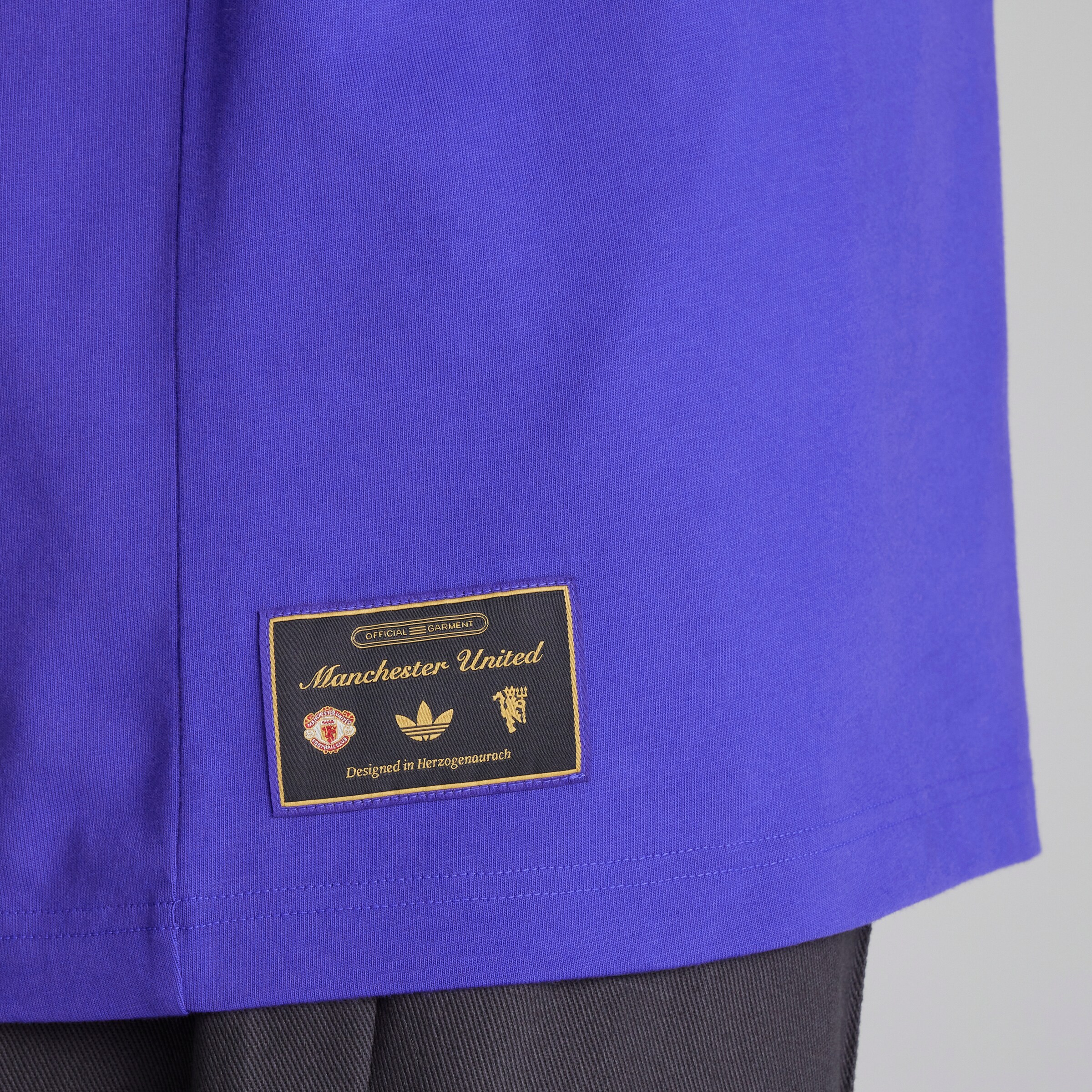 Manchester United Terrace Icons T-Shirt Purple Detail [5-5]