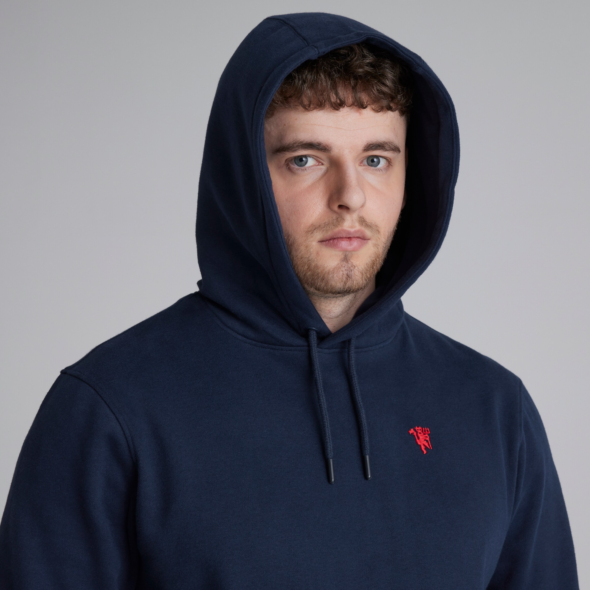 Manchester United Devil Essentials Overhead Hoodie Navy Navy blue Detail [5-5]