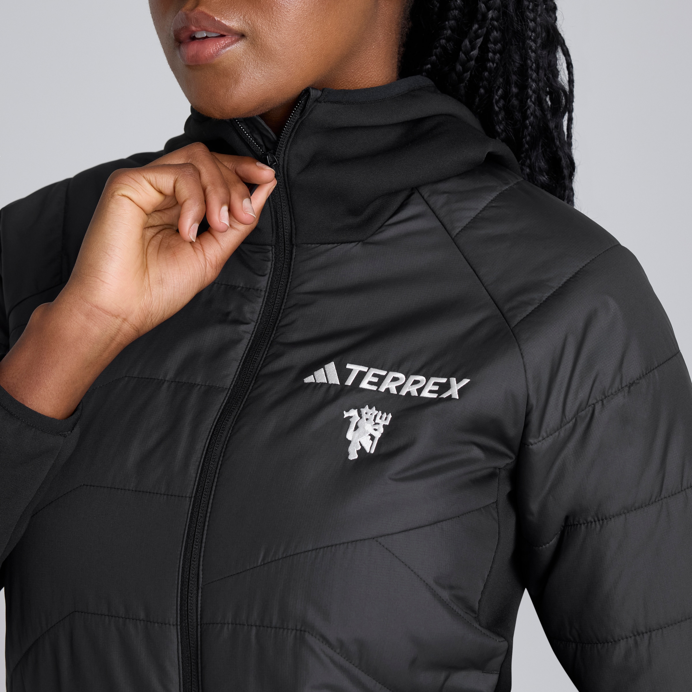 Manchester United x adidas Womens Terrex CLIMAWARM Hybrid Jacket Black Black Detail [6-6]