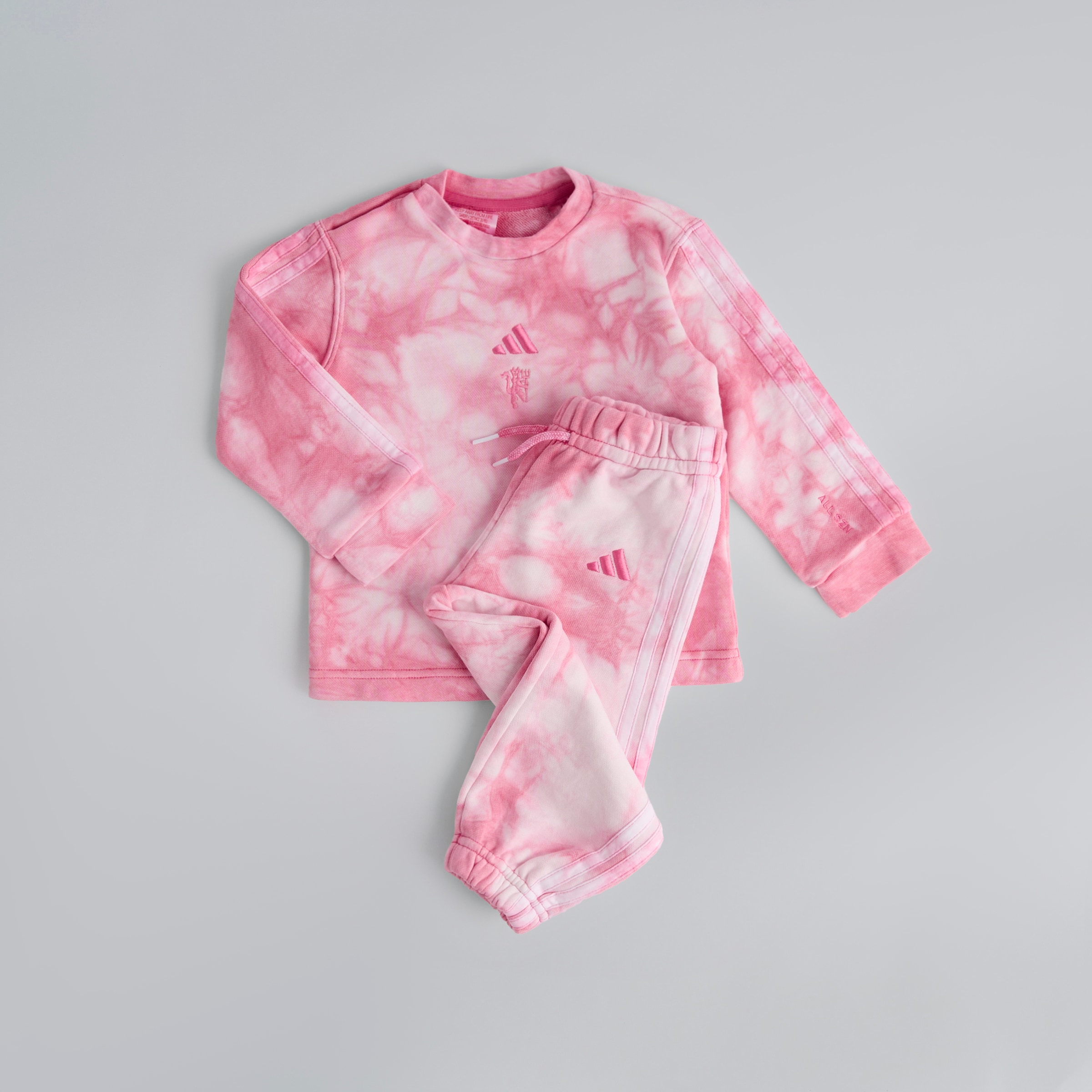 Manchester United x adidas Infant ALL SZN All Over Print Jogger Set Pink/White Pink