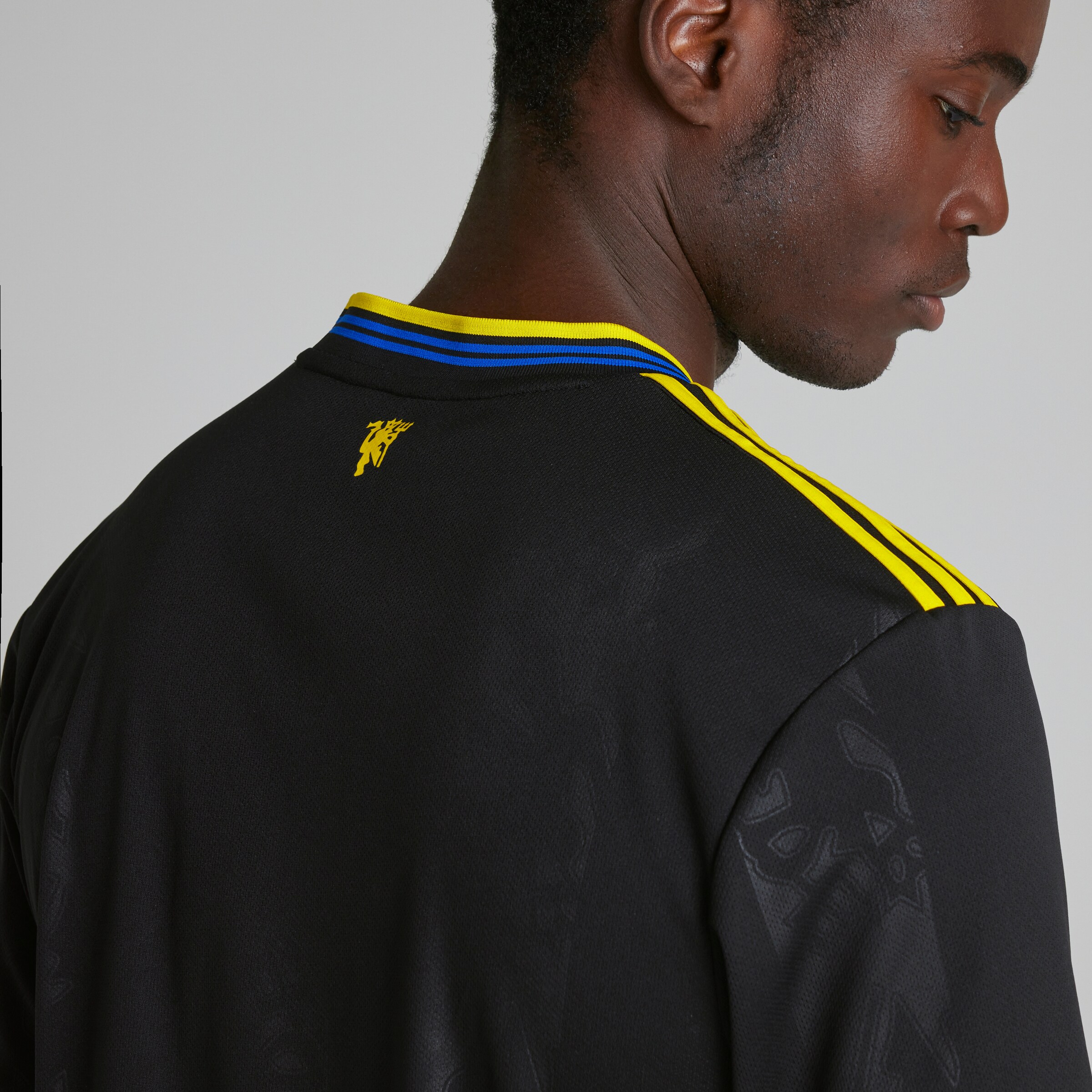 Manchester United 25/26 Third Jersey with Amad 16 Club Printing Black Detail [8-8]