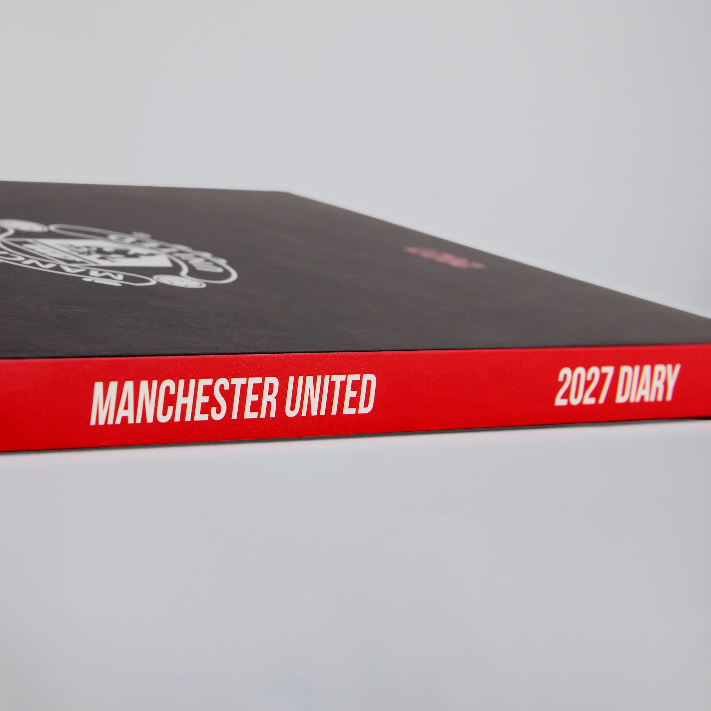 Manchester United 2027 A5 Diary Black Black Detail [3-4]