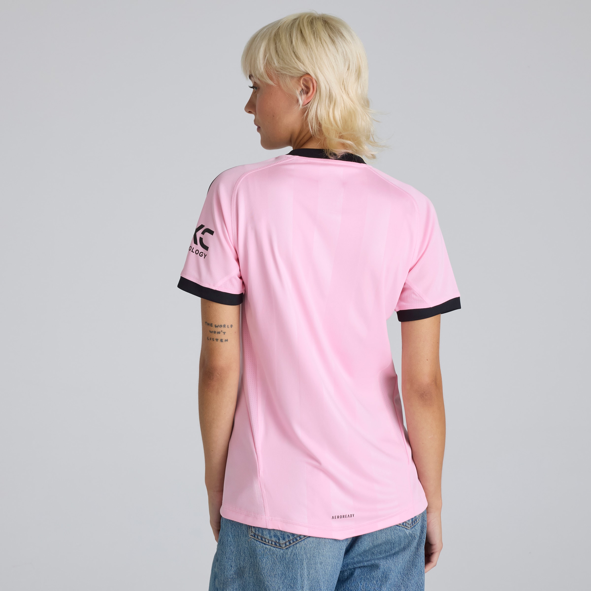 Manchester United 25/26 Third Womens Goalkeeper Jersey Pnk Rose Détail [2-5]