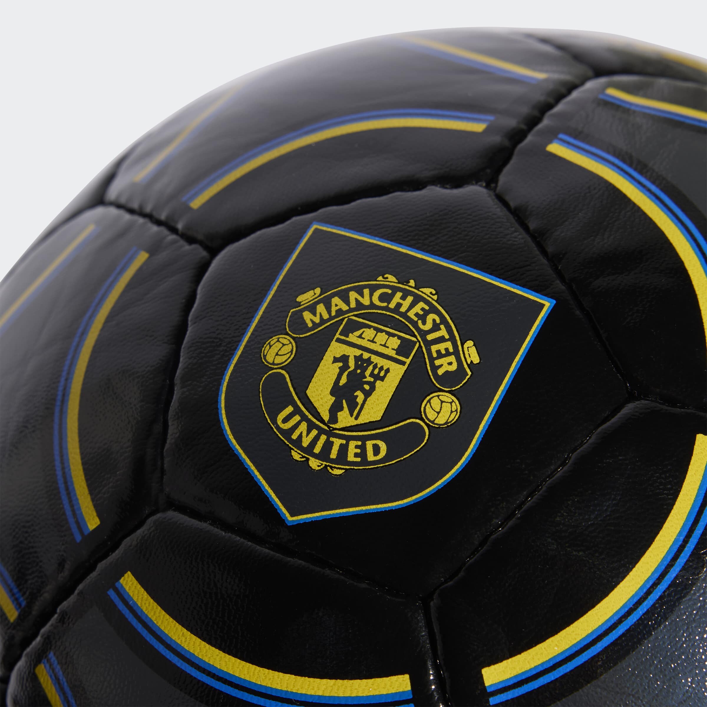 Manchester United x adidas Third Club Ball Size 5 Black Black Detail [3-4]
