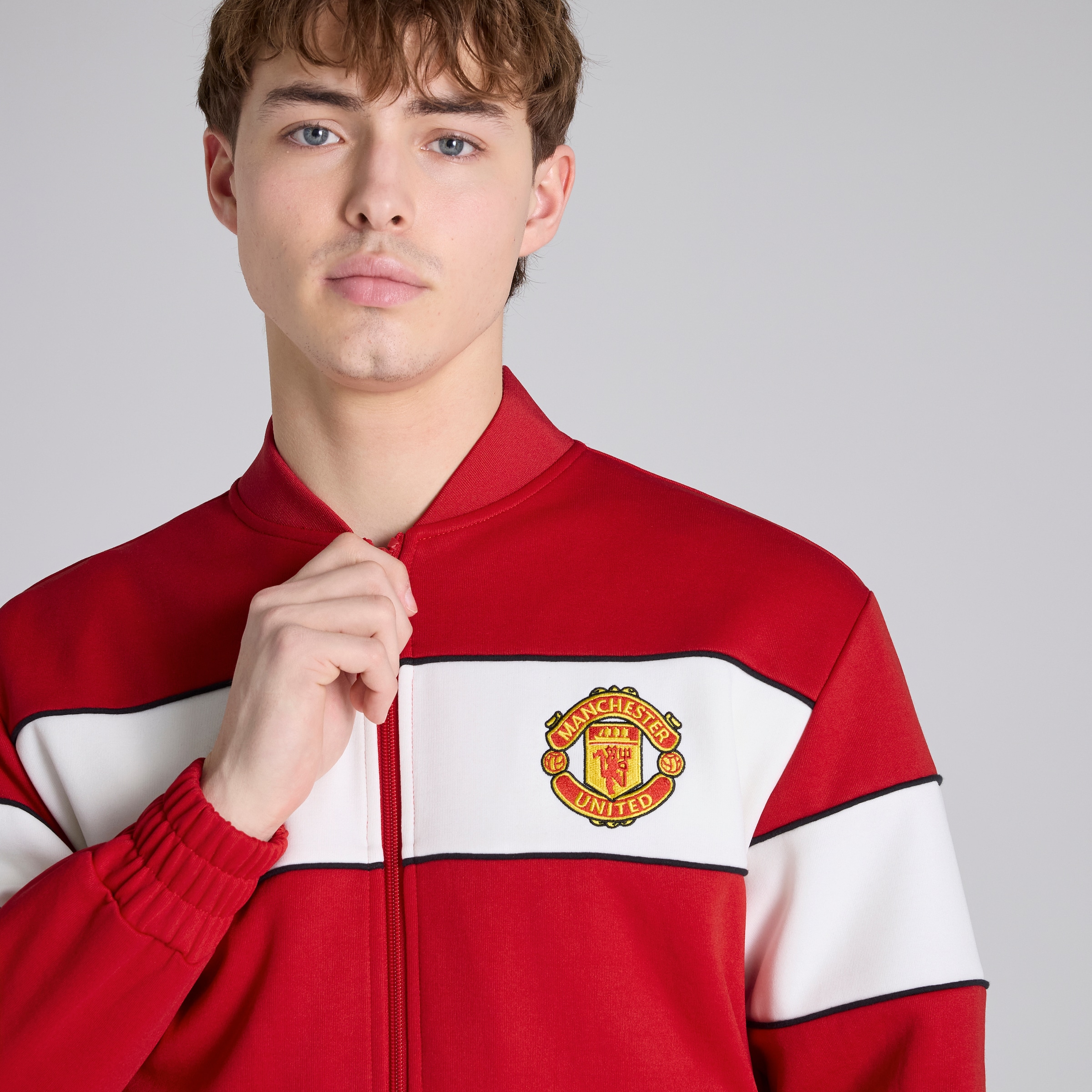 Manchester United Retro Track Jacket with Back Print Red Red Detail [5-5]