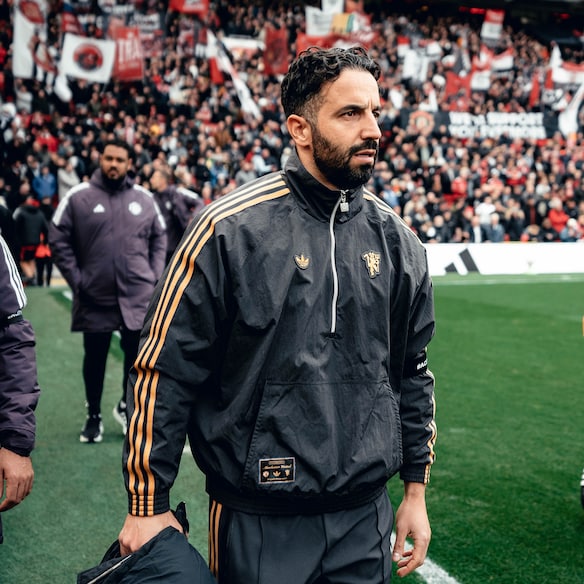 Manchester United Terrace Icons Half-Zip Jacket Black