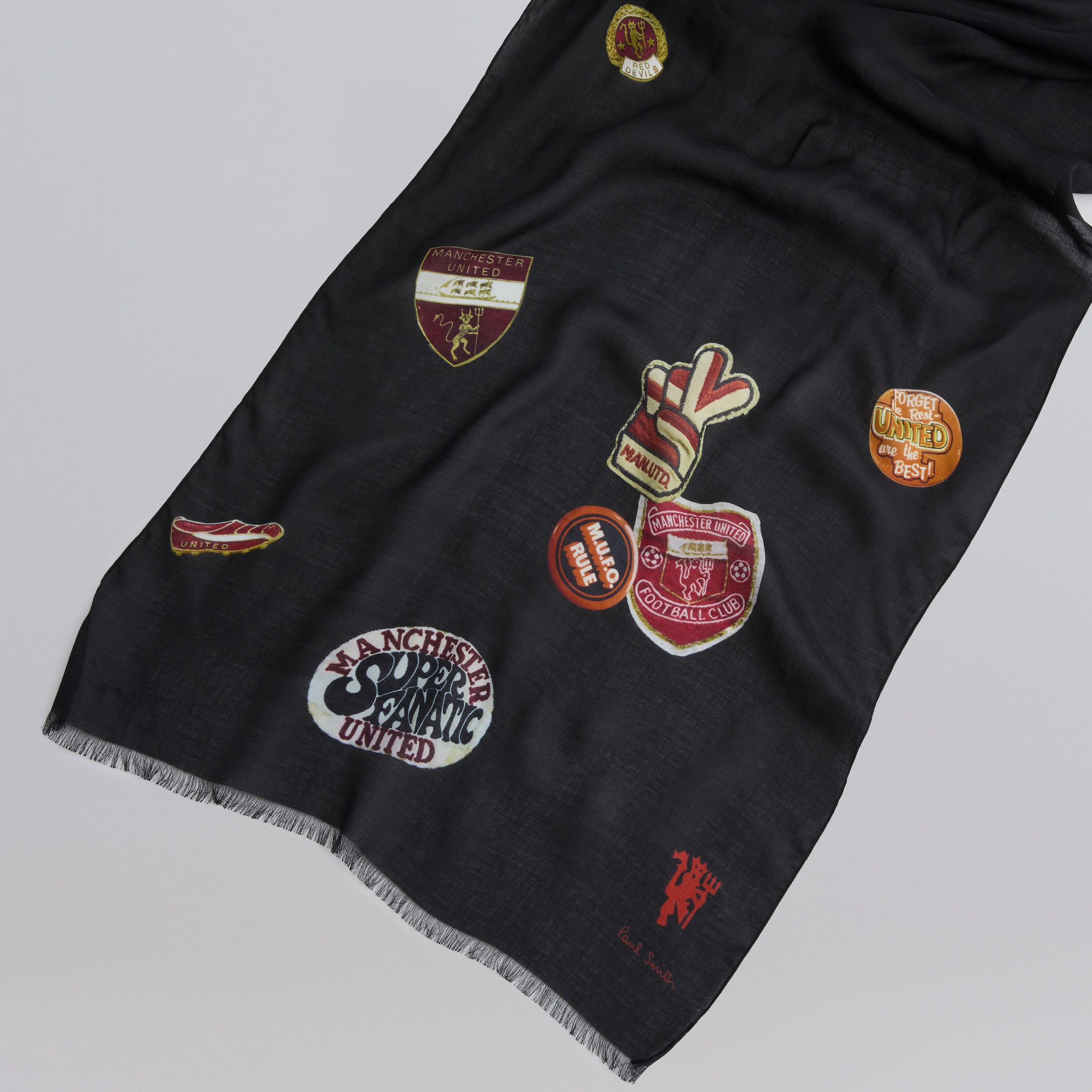 Manchester United x Paul Smith Fan Badge Scarf Black Black Detail [3-5]