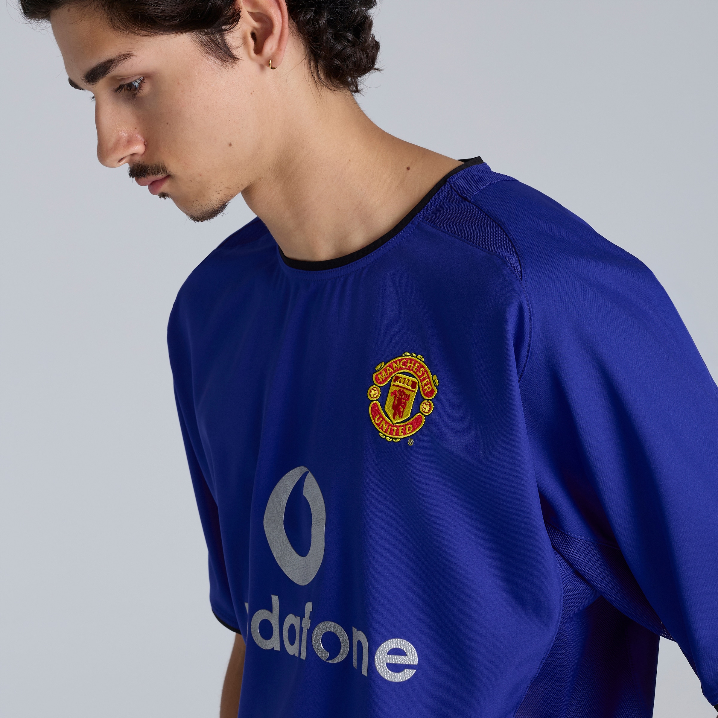 Manchester United Retro 2002-03 Third Shirt V. Nistelrooy Printing Blue Blue Detail [4-4]