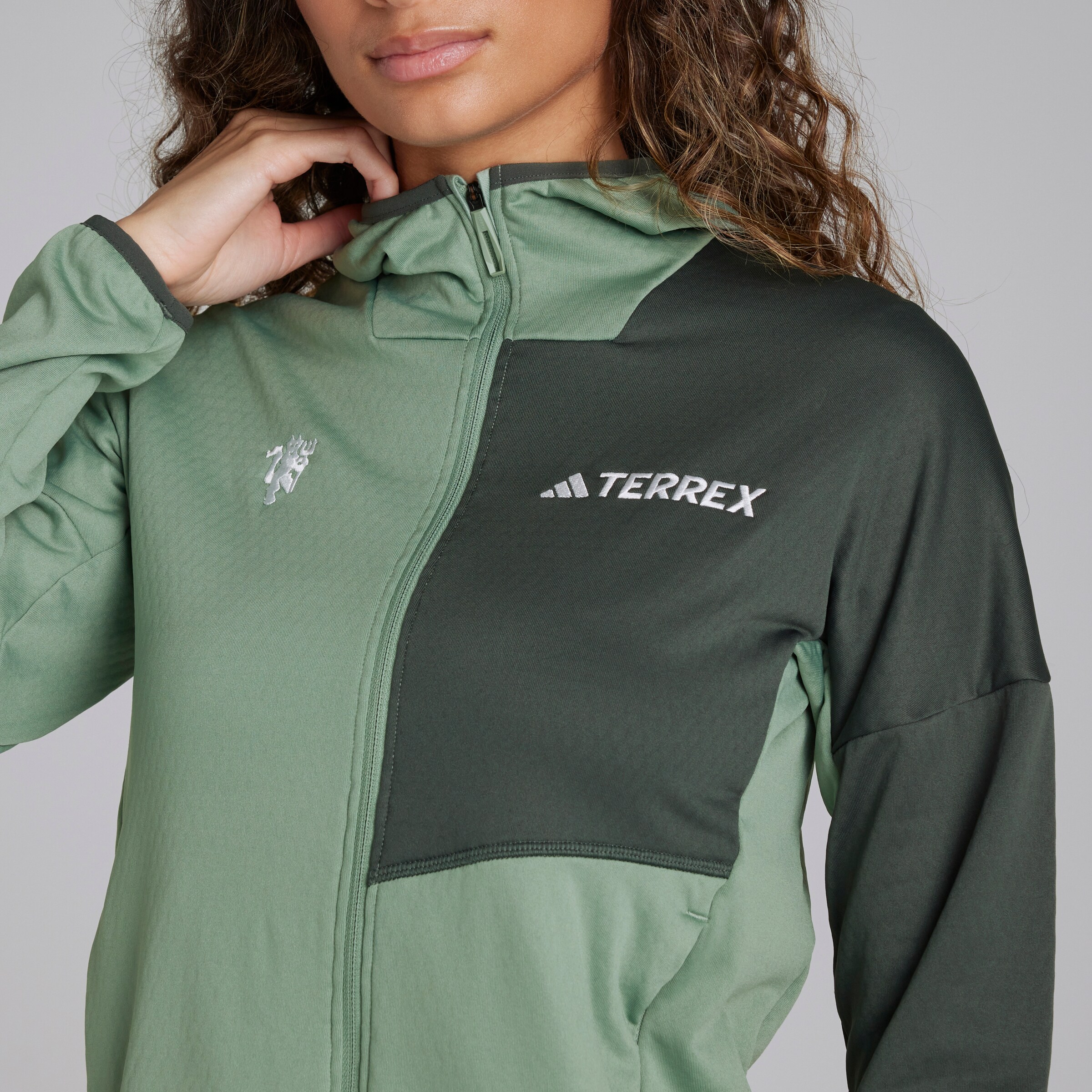 Manchester United x adidas Womens Terrex Xperior Light Fleece Hooded Jacket Green Green Detail [4-5]