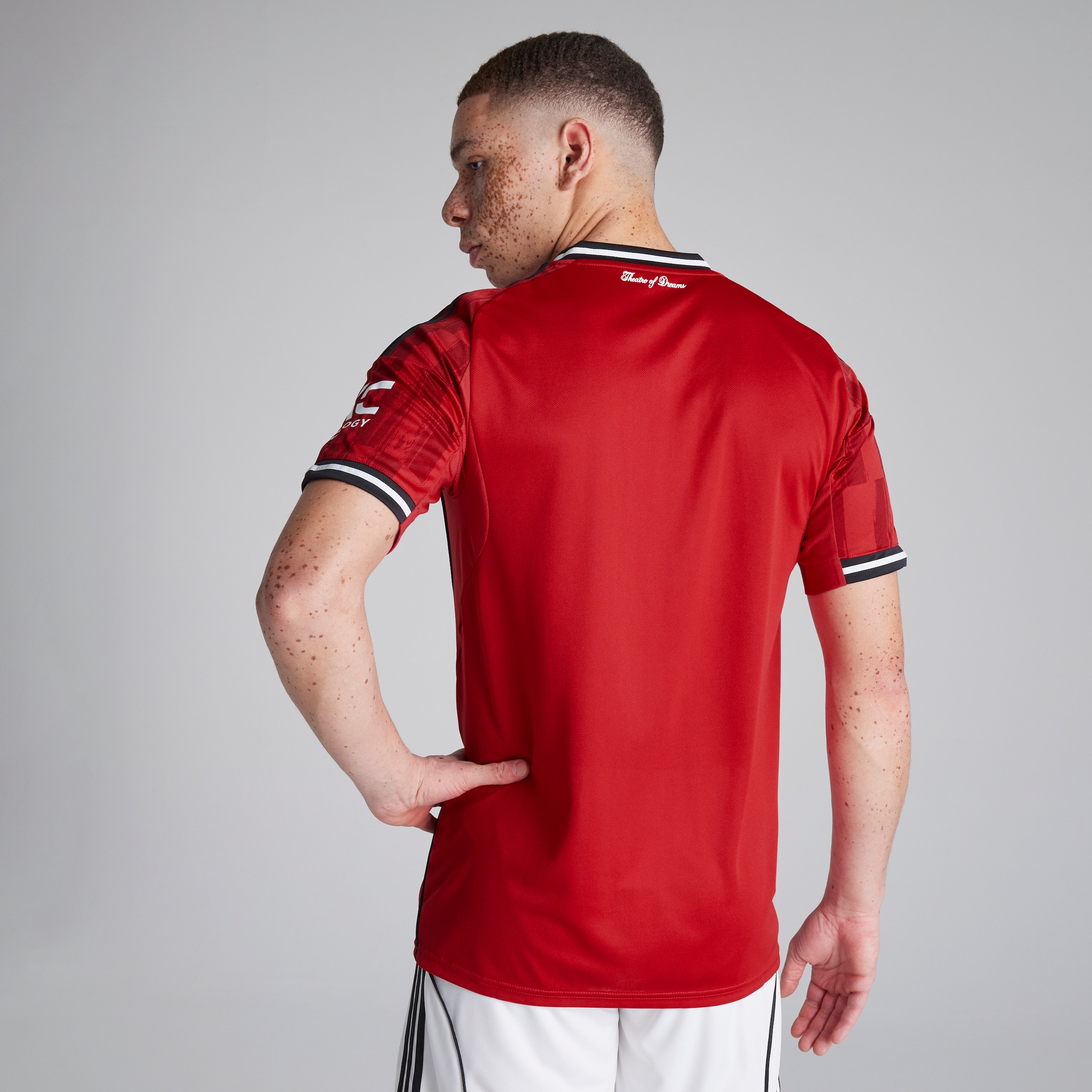 Buy Manchester United 25/26 Home Jersey with Fernandes 8 EPL