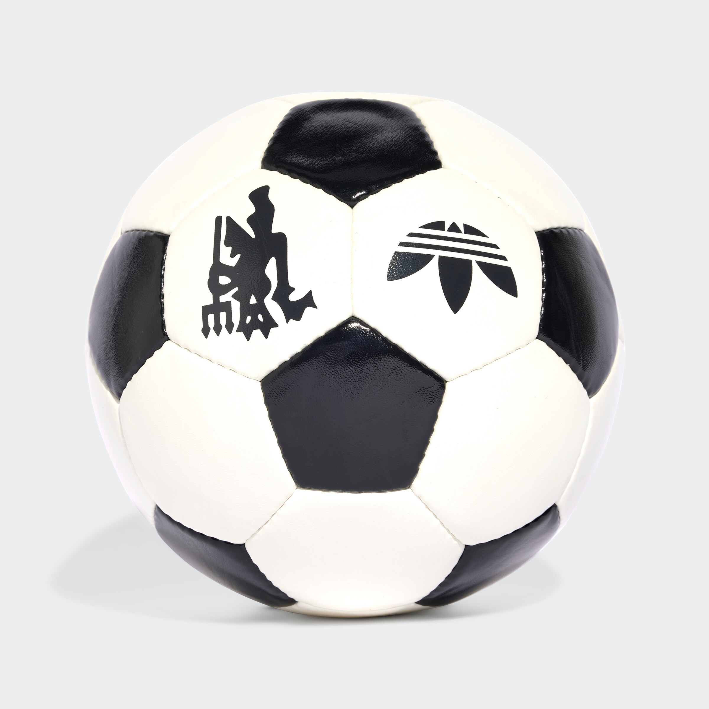 Manchester United Third Club Ball White Detail [4-4]