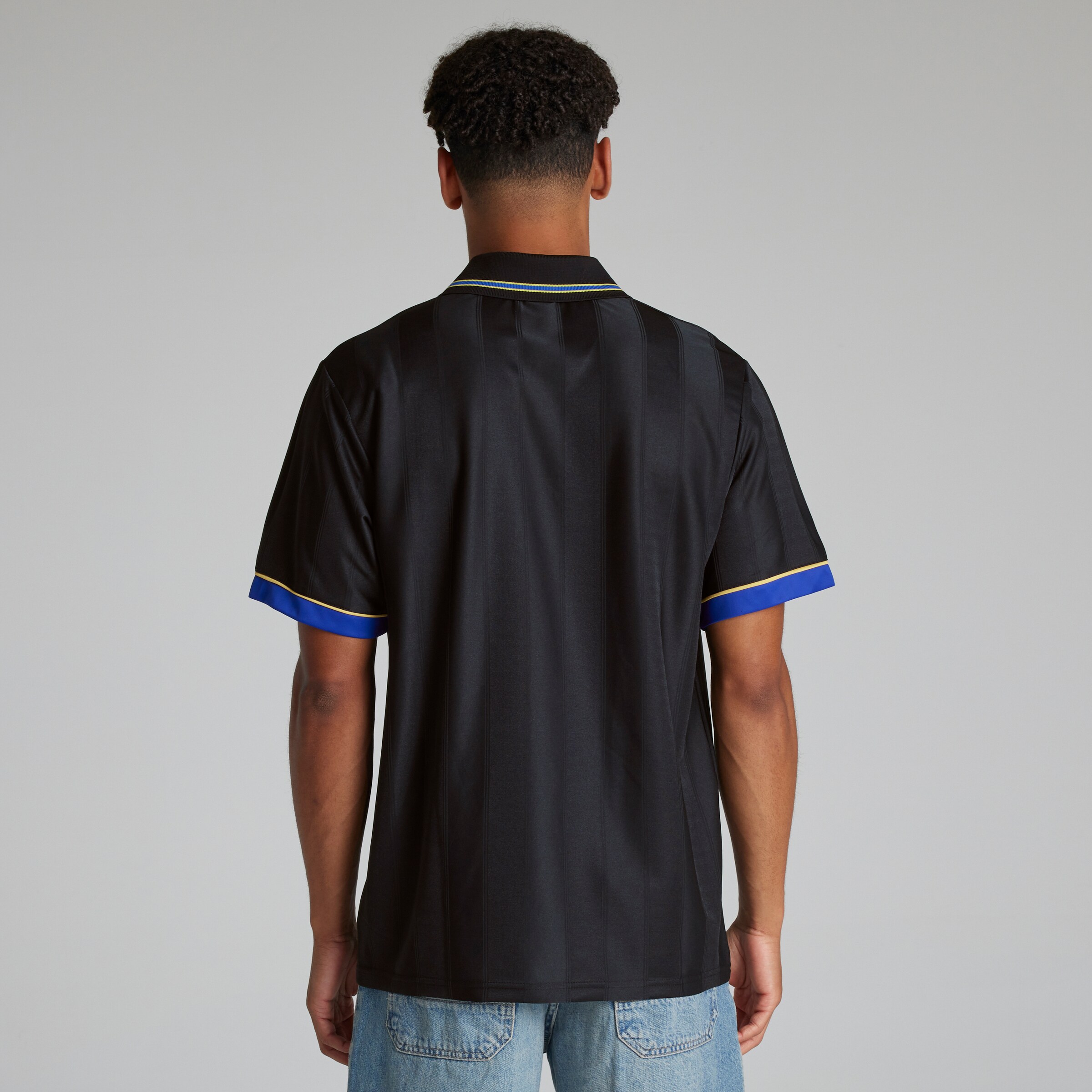 Manchester United 1993-95 Away Shirt Black Black Detail [2-5]