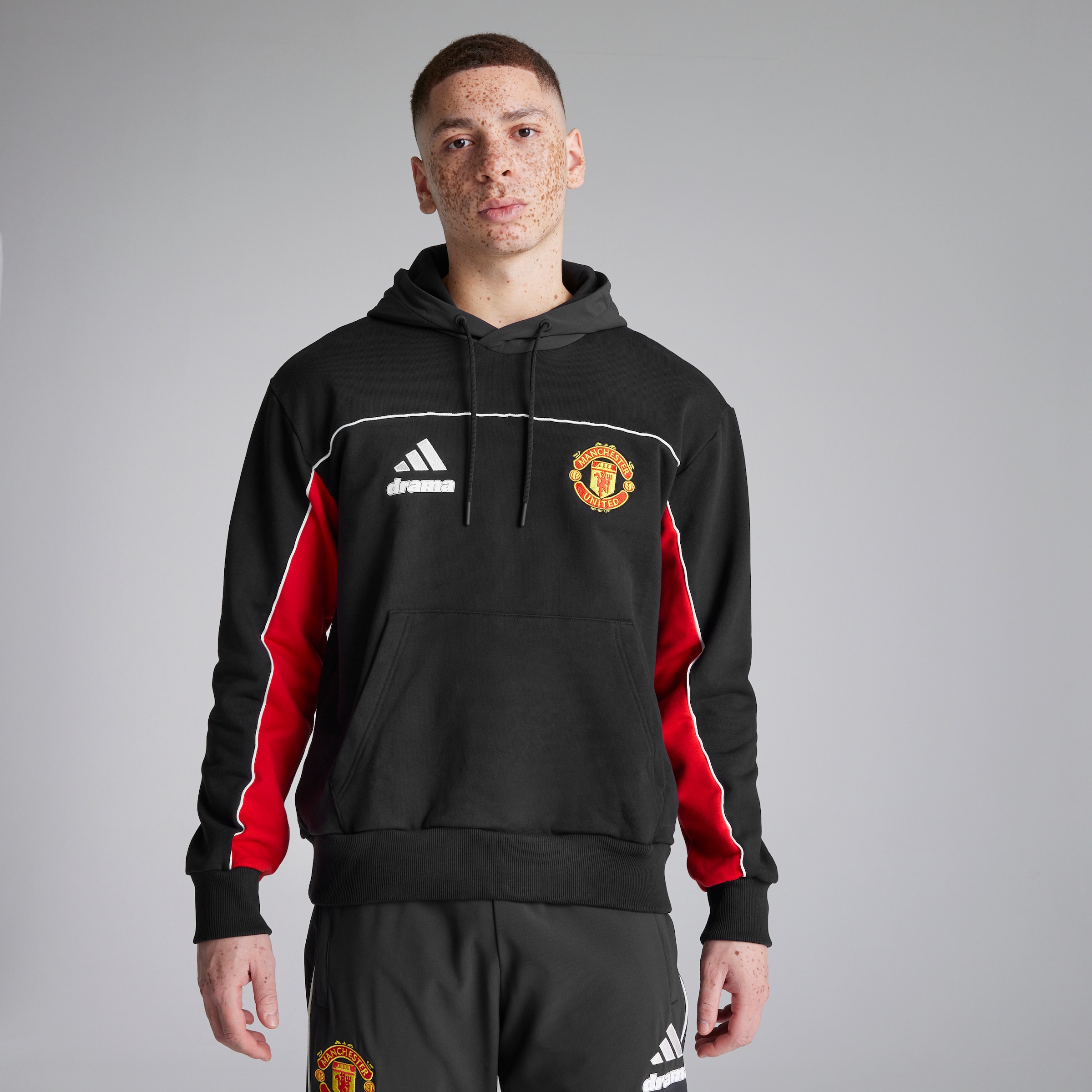 完売品Manchester United x DRAMACALL ゲームシャツ Drama Call x Manchester United 1988 Blue Jersey T Shirt | IP5544