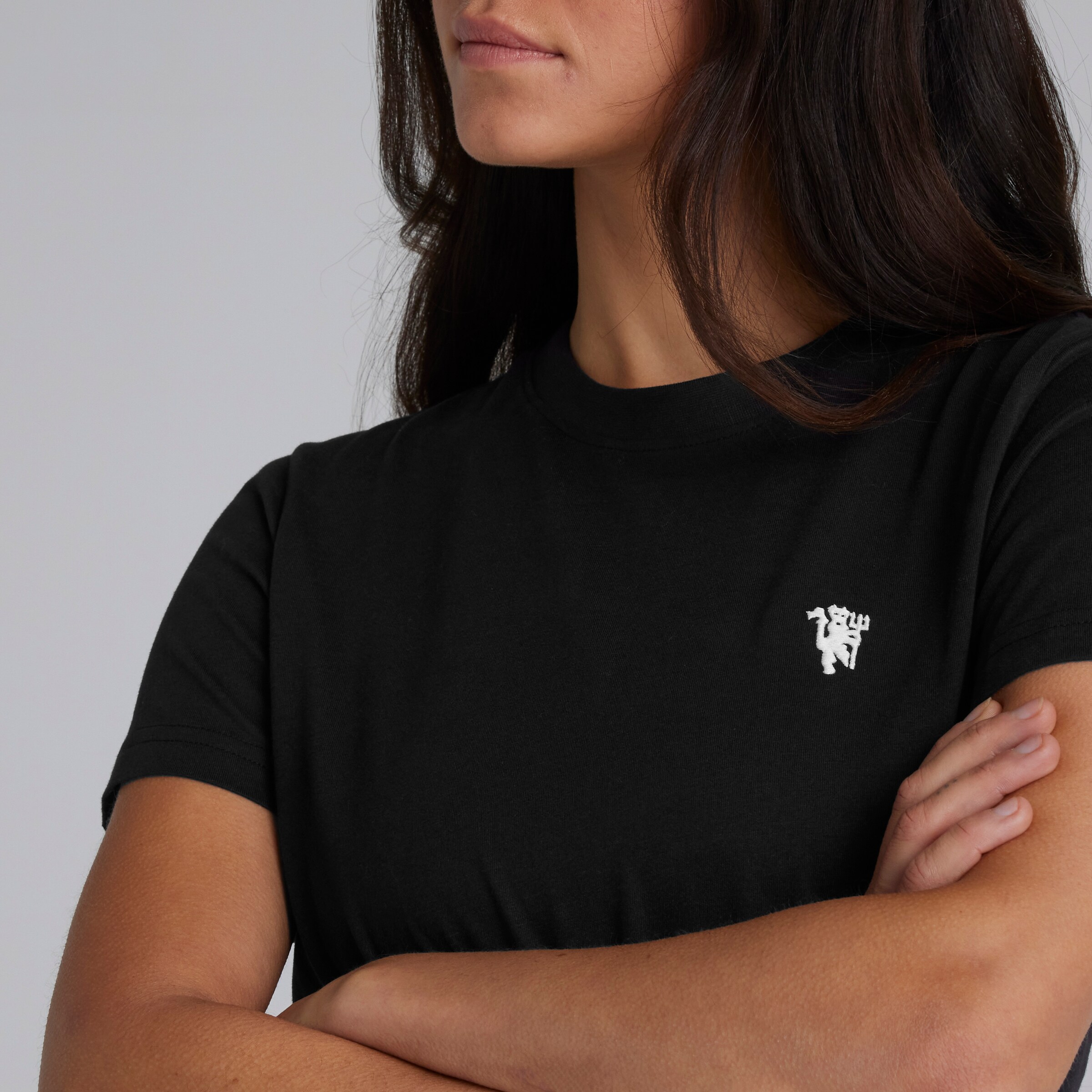 Manchester United Womens Devil Essentials T-Shirt Black Black Detail [4-4]