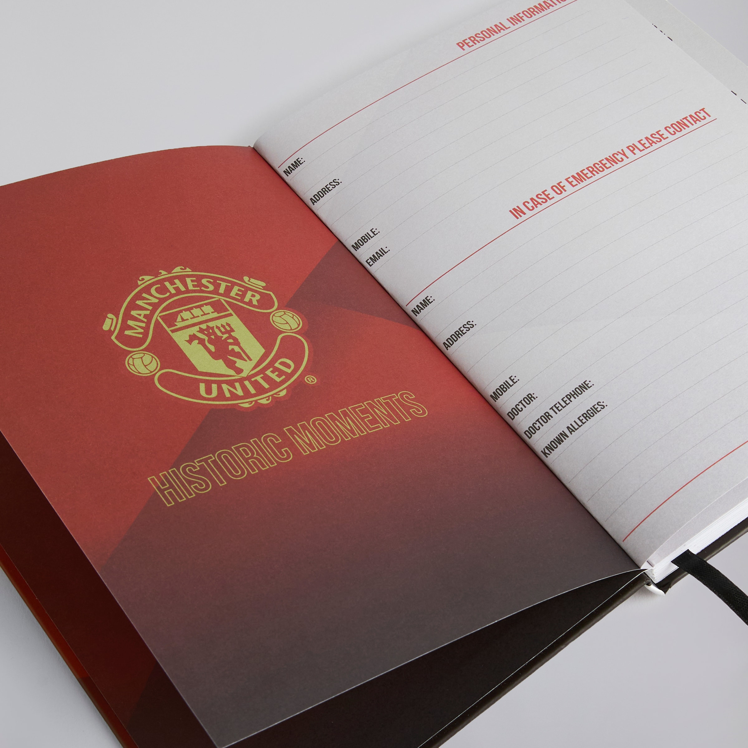 Manchester United 2026 A5 Diary Red Red Detail [3-4]