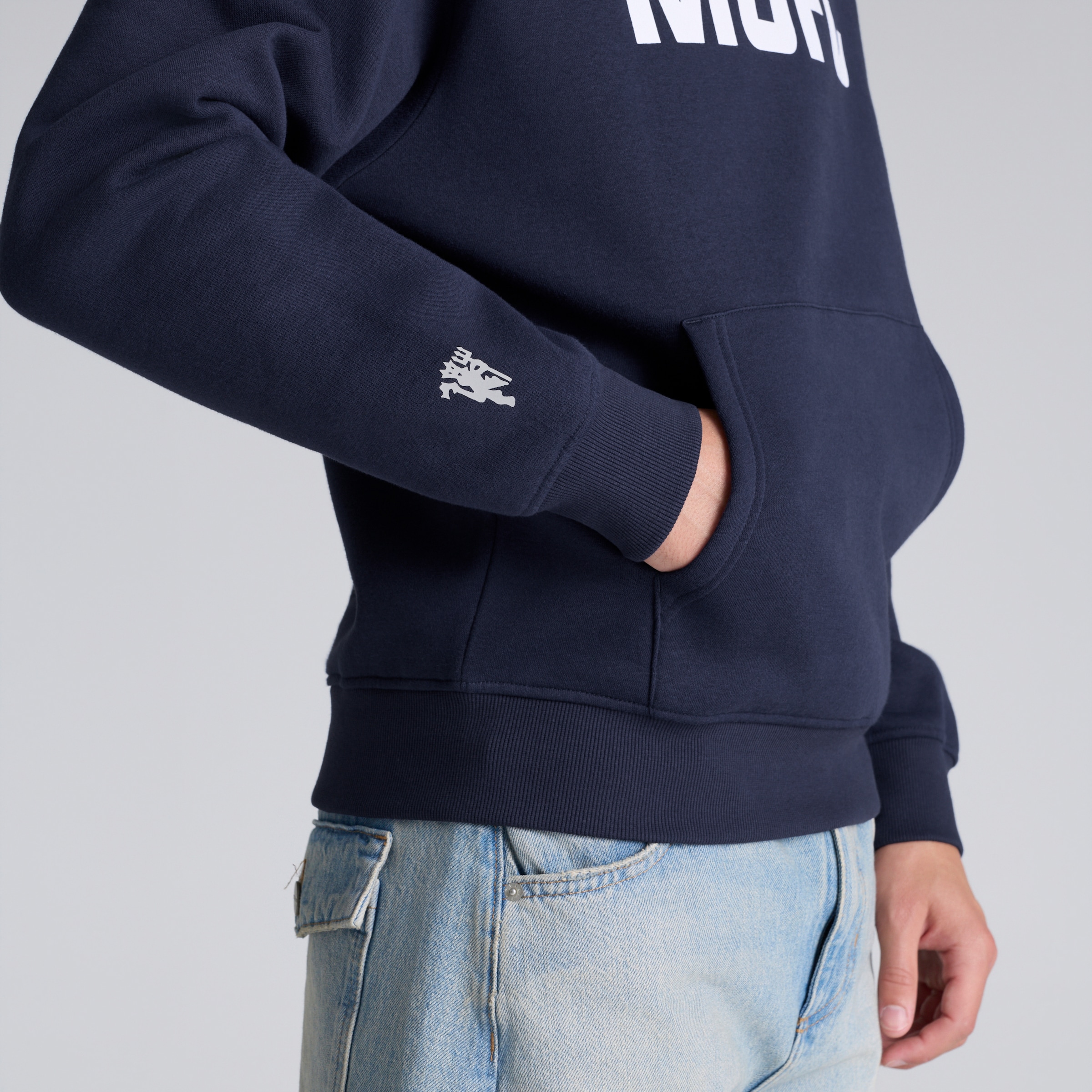 Manchester United MUFC Hoodie Navy Navy blue Detail [4-5]